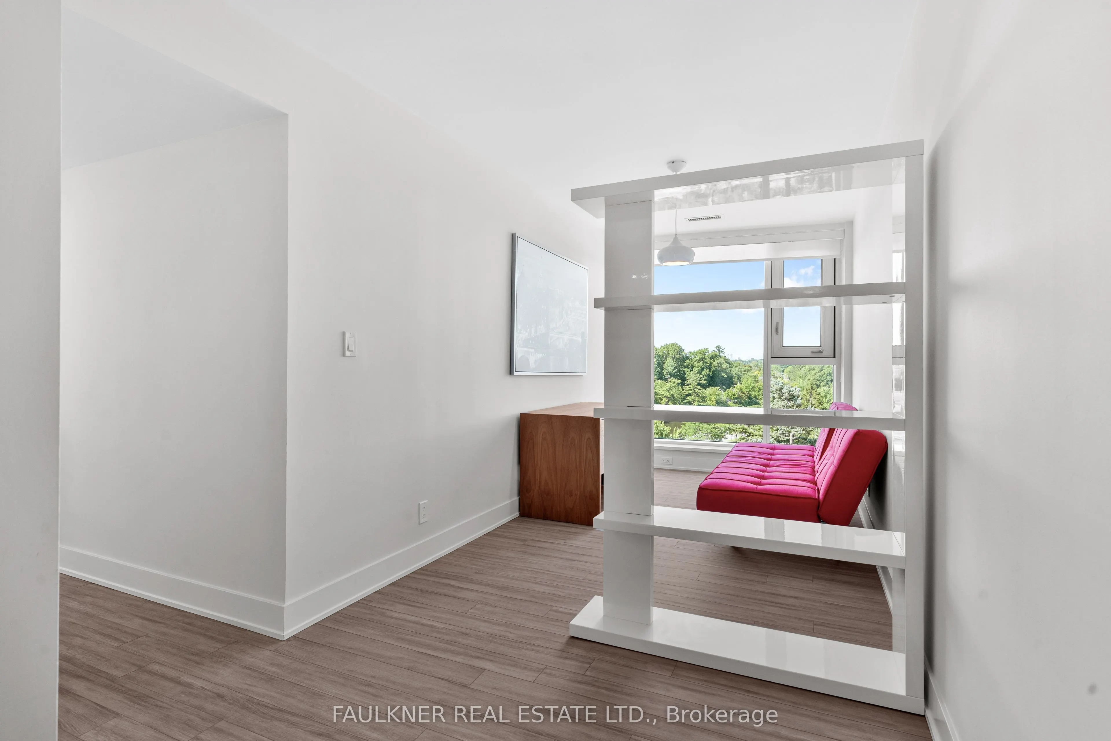 1035 Bank Street #609