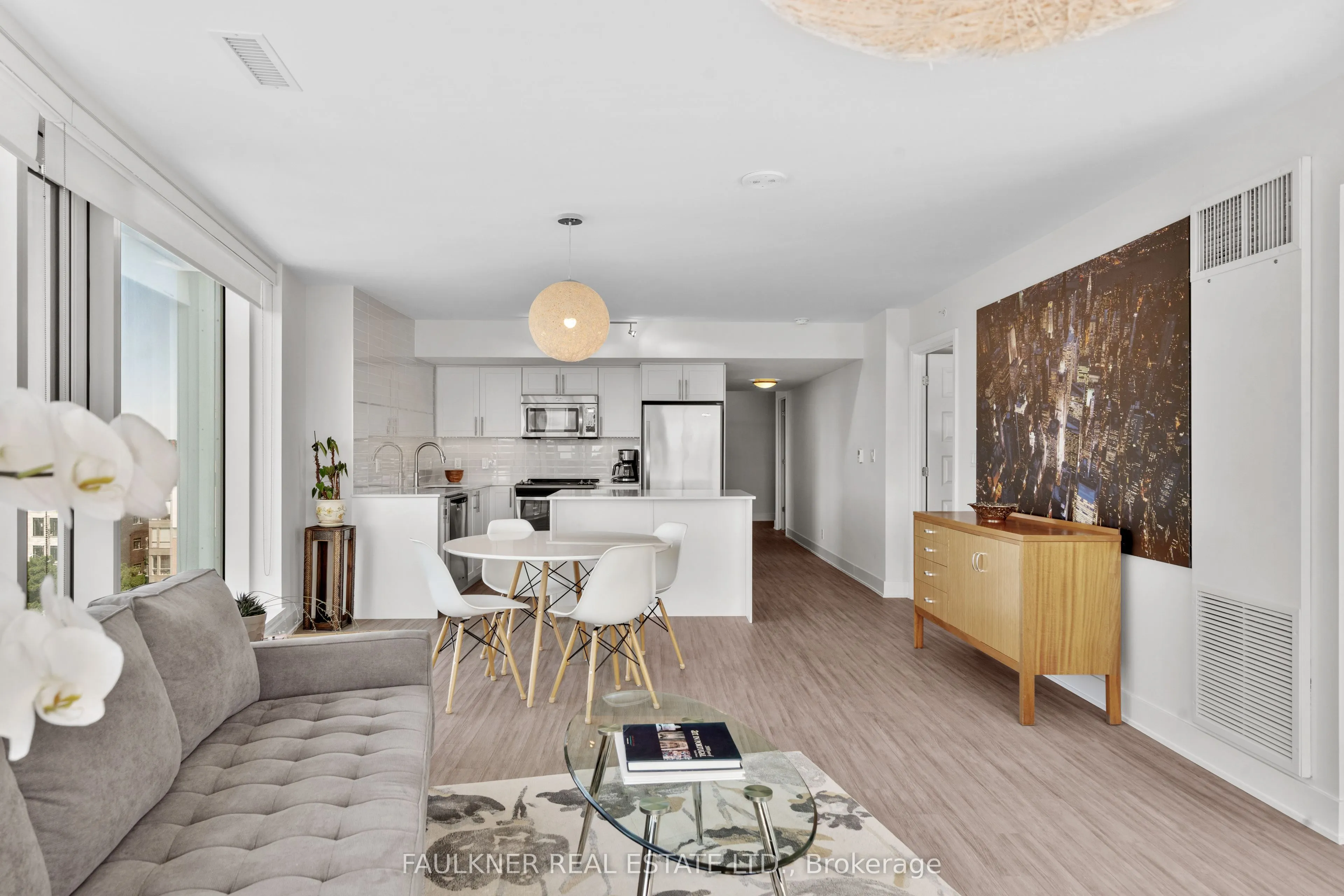 1035 Bank Street #609