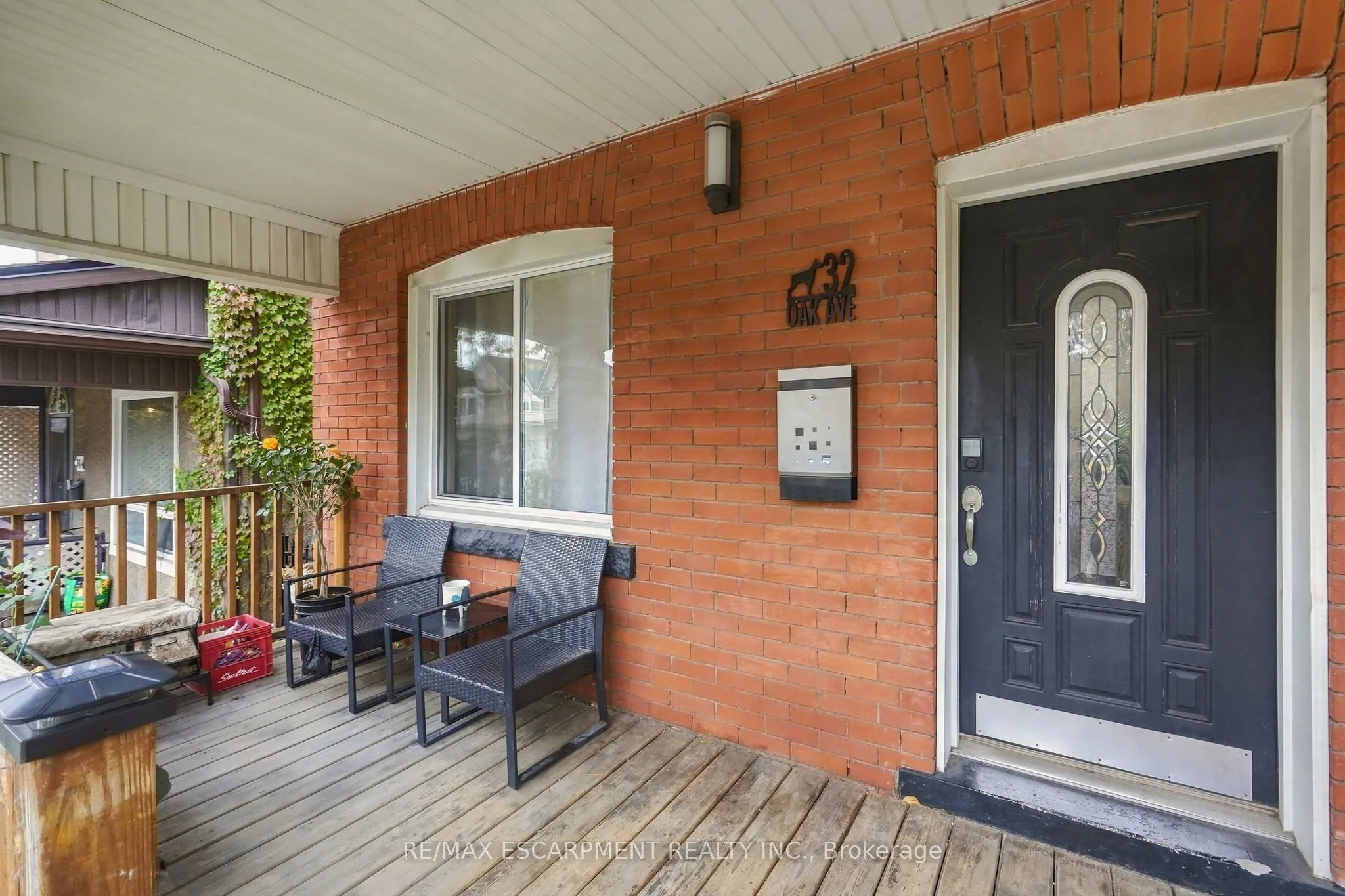 32 Oak Avenue
