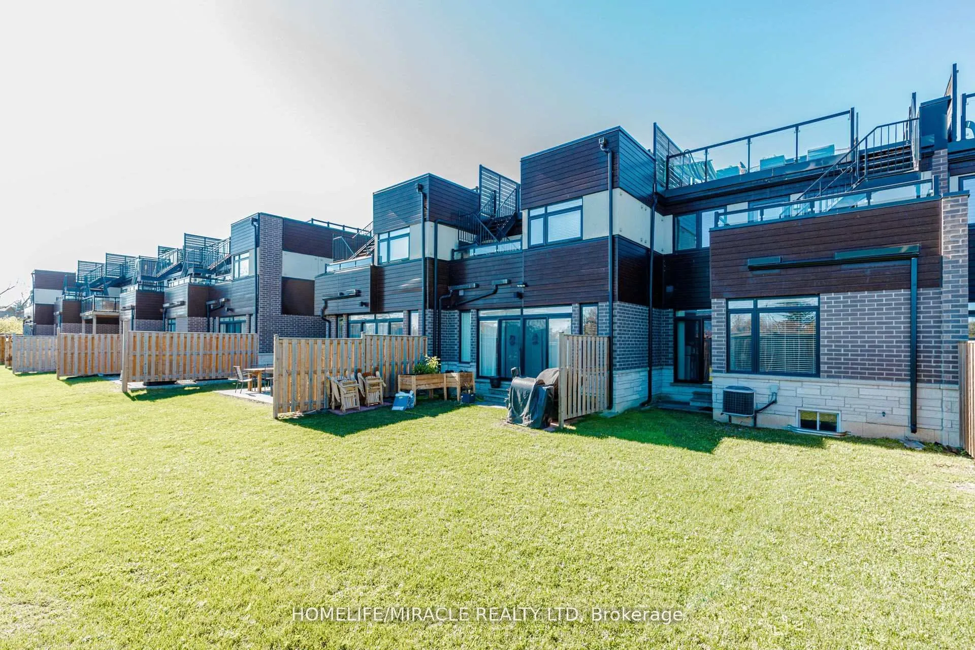 35 Midhurst Heights #19