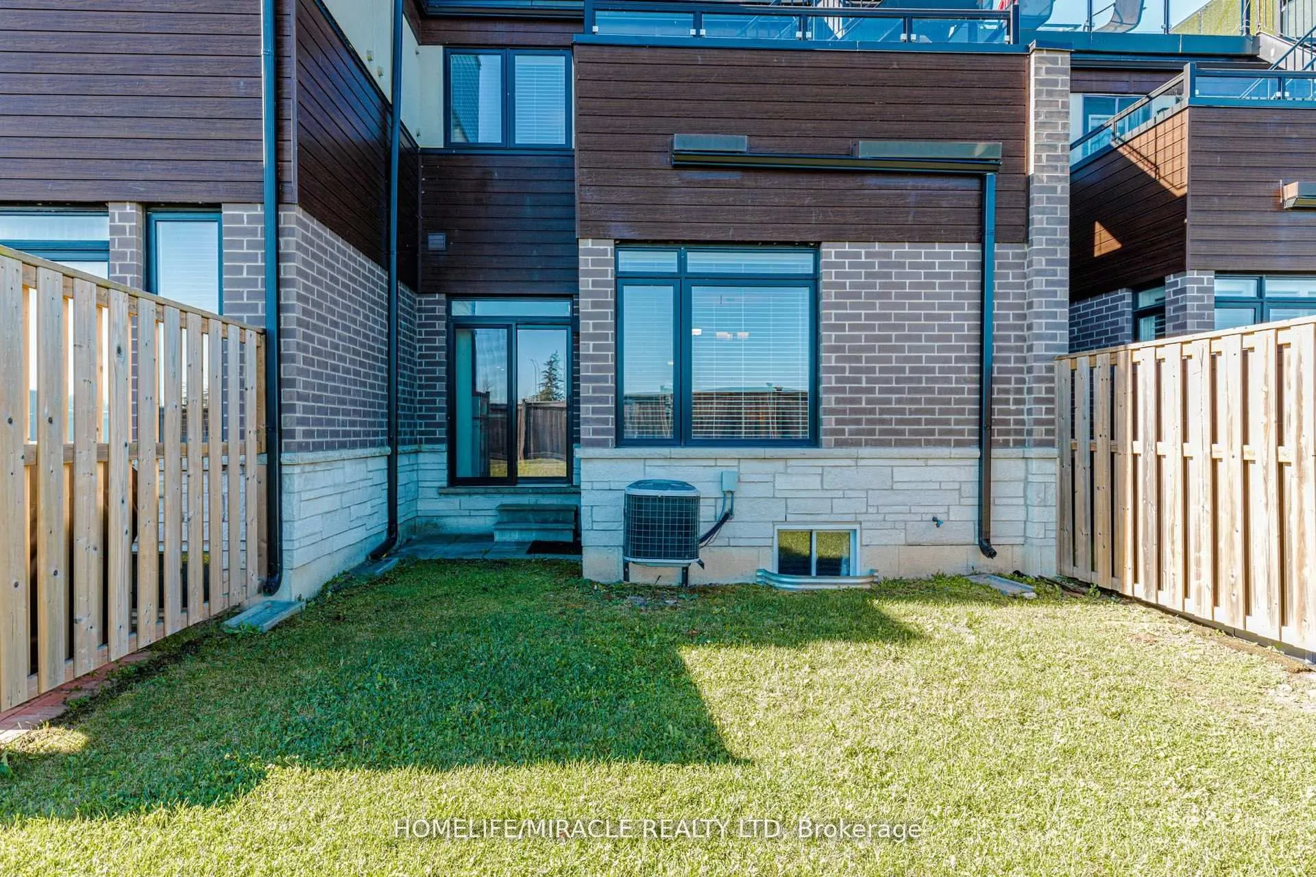35 Midhurst Heights #19