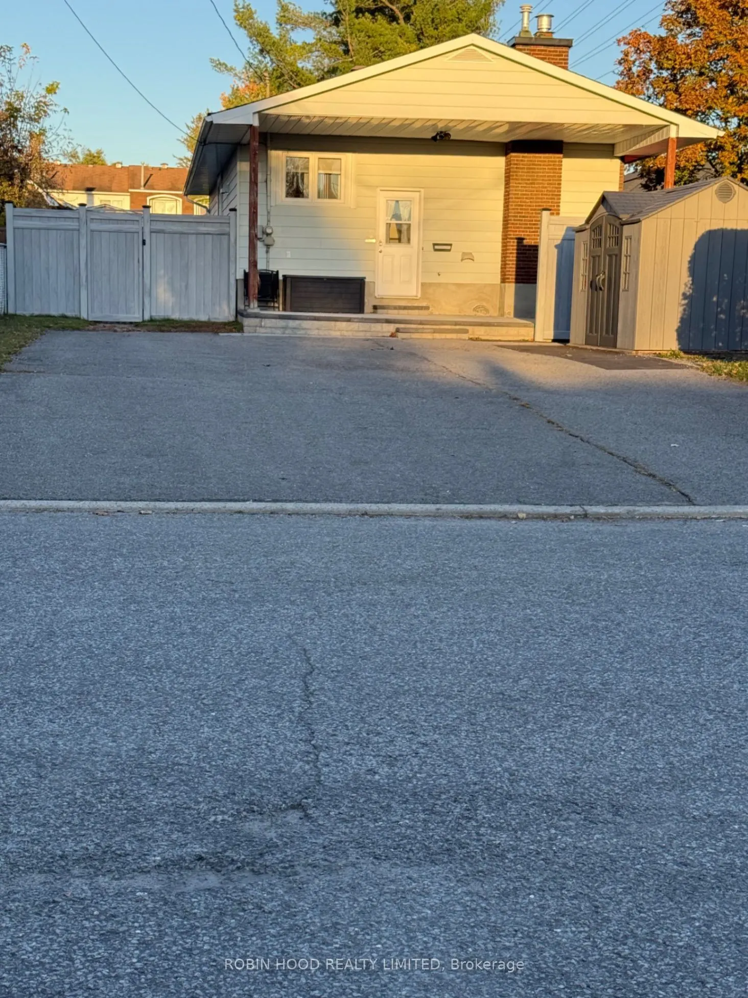 2469 Innes Road