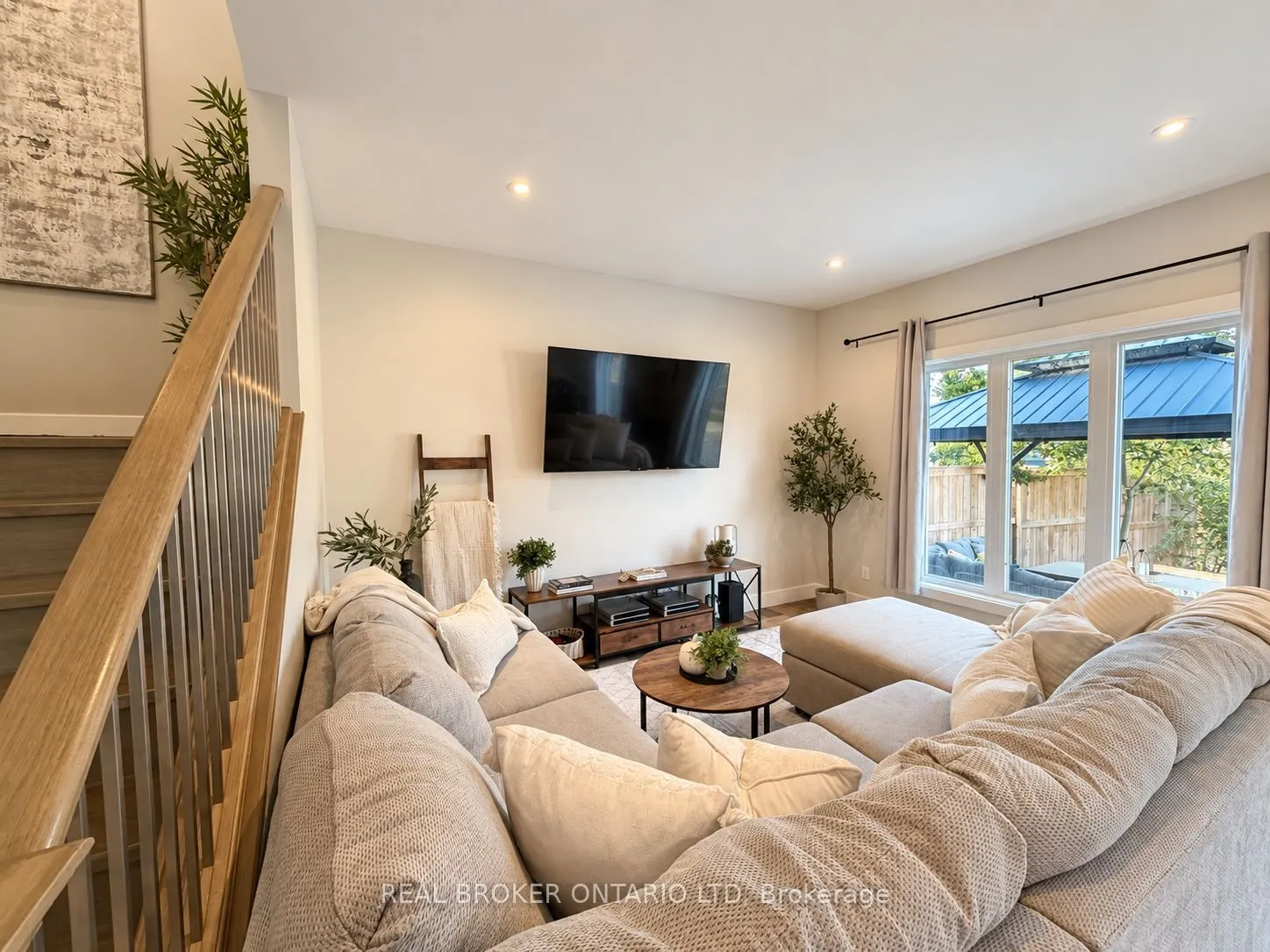22 Queensway Drive