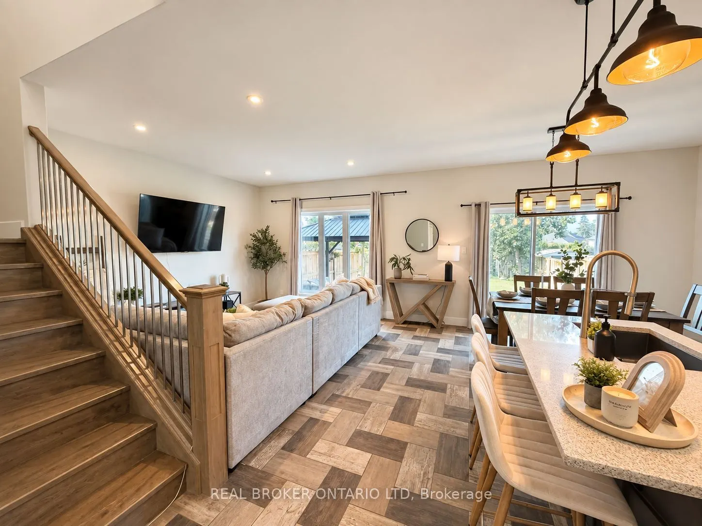 22 Queensway Drive