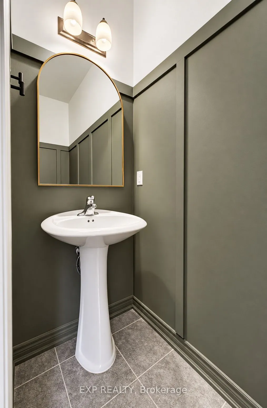30 Balmoral Street #12
