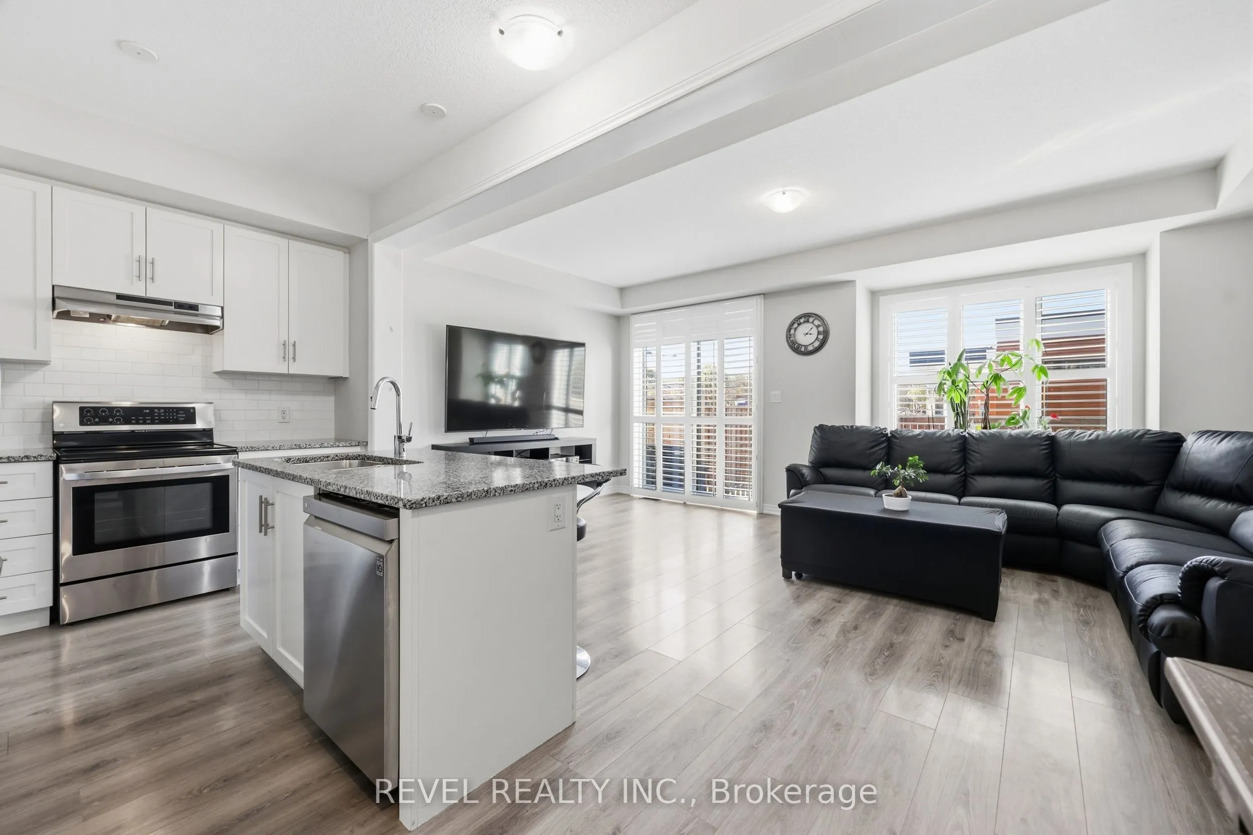 19 HIBISCUS Lane