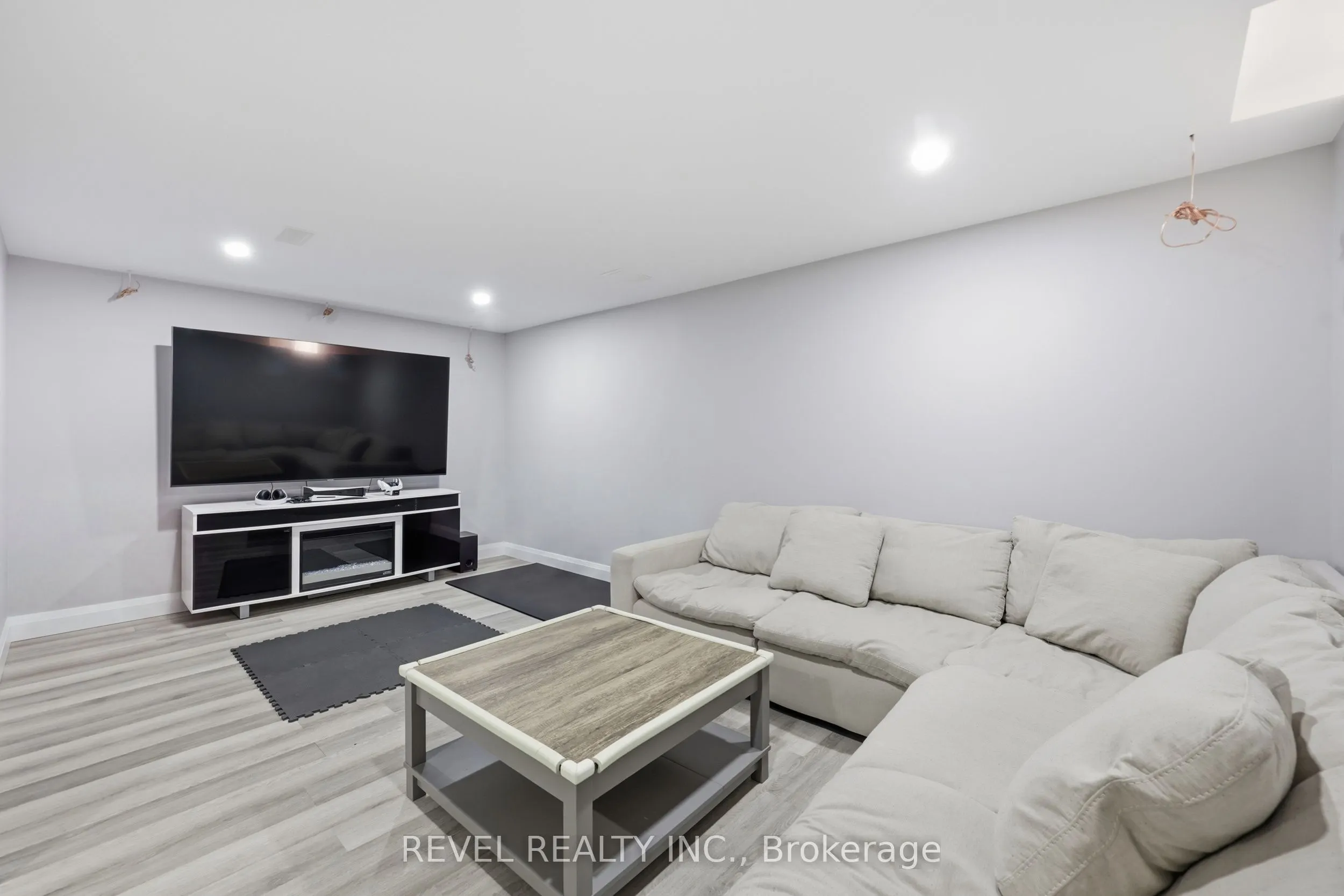19 HIBISCUS Lane