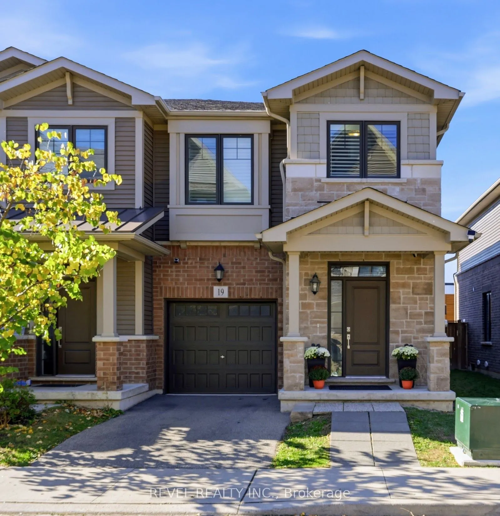 19 HIBISCUS Lane