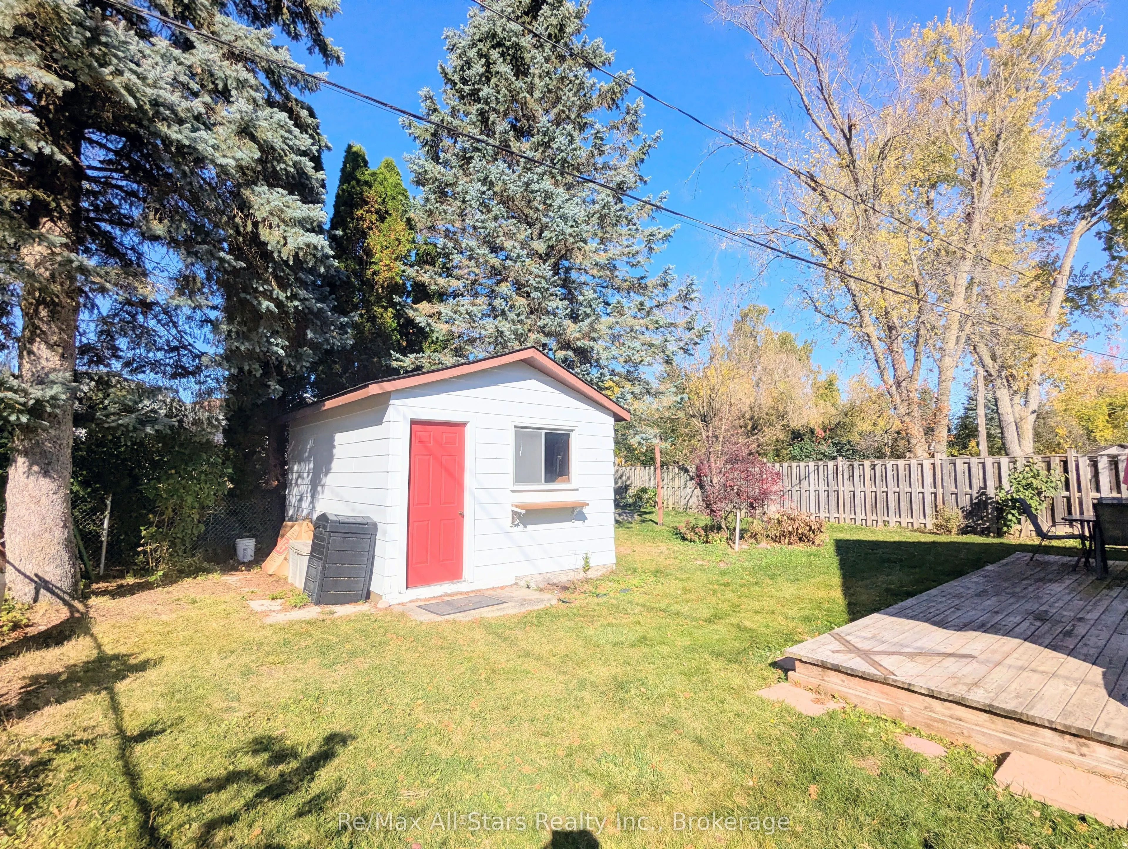 32 Churchill Crescent