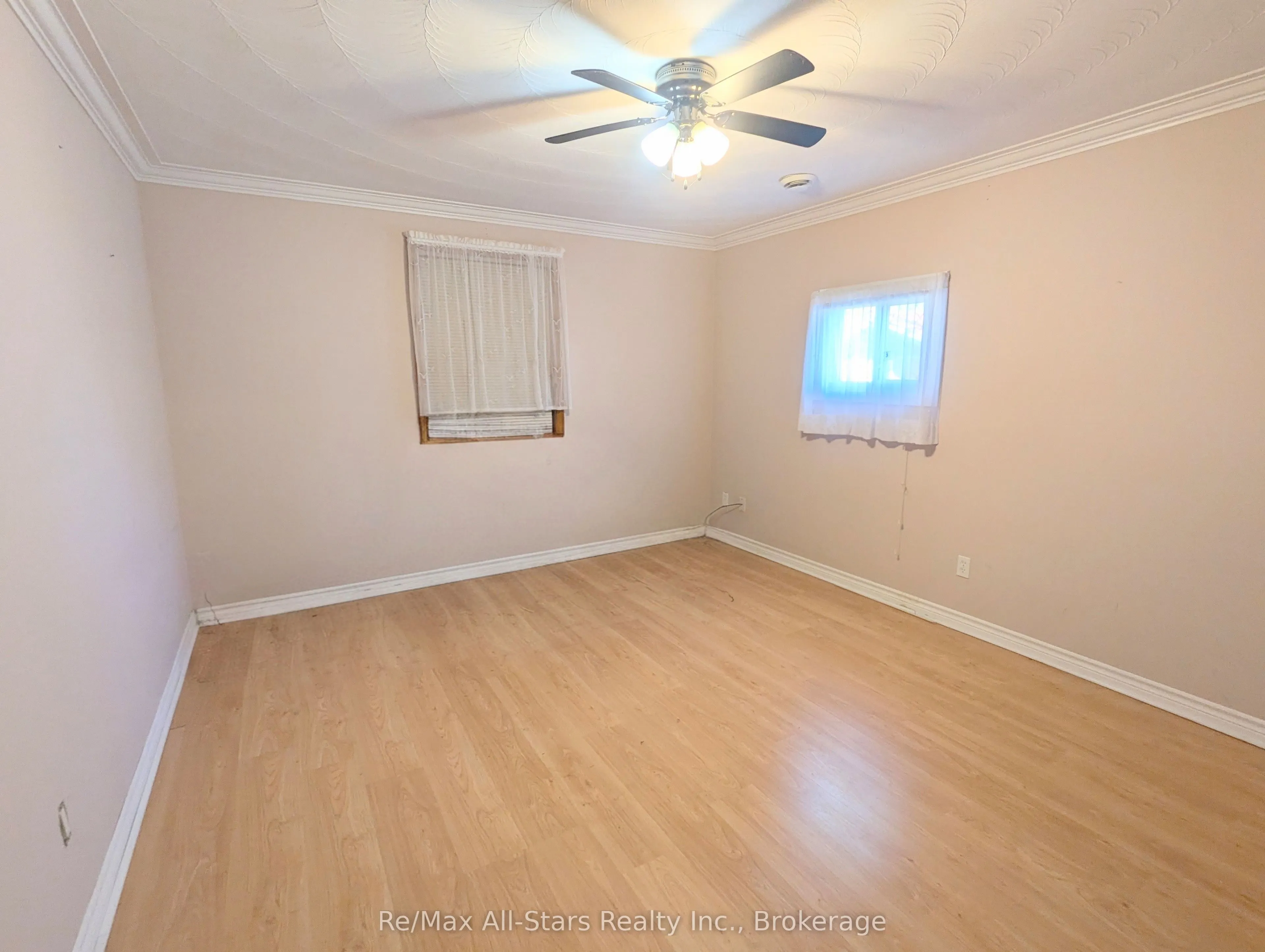 32 Churchill Crescent