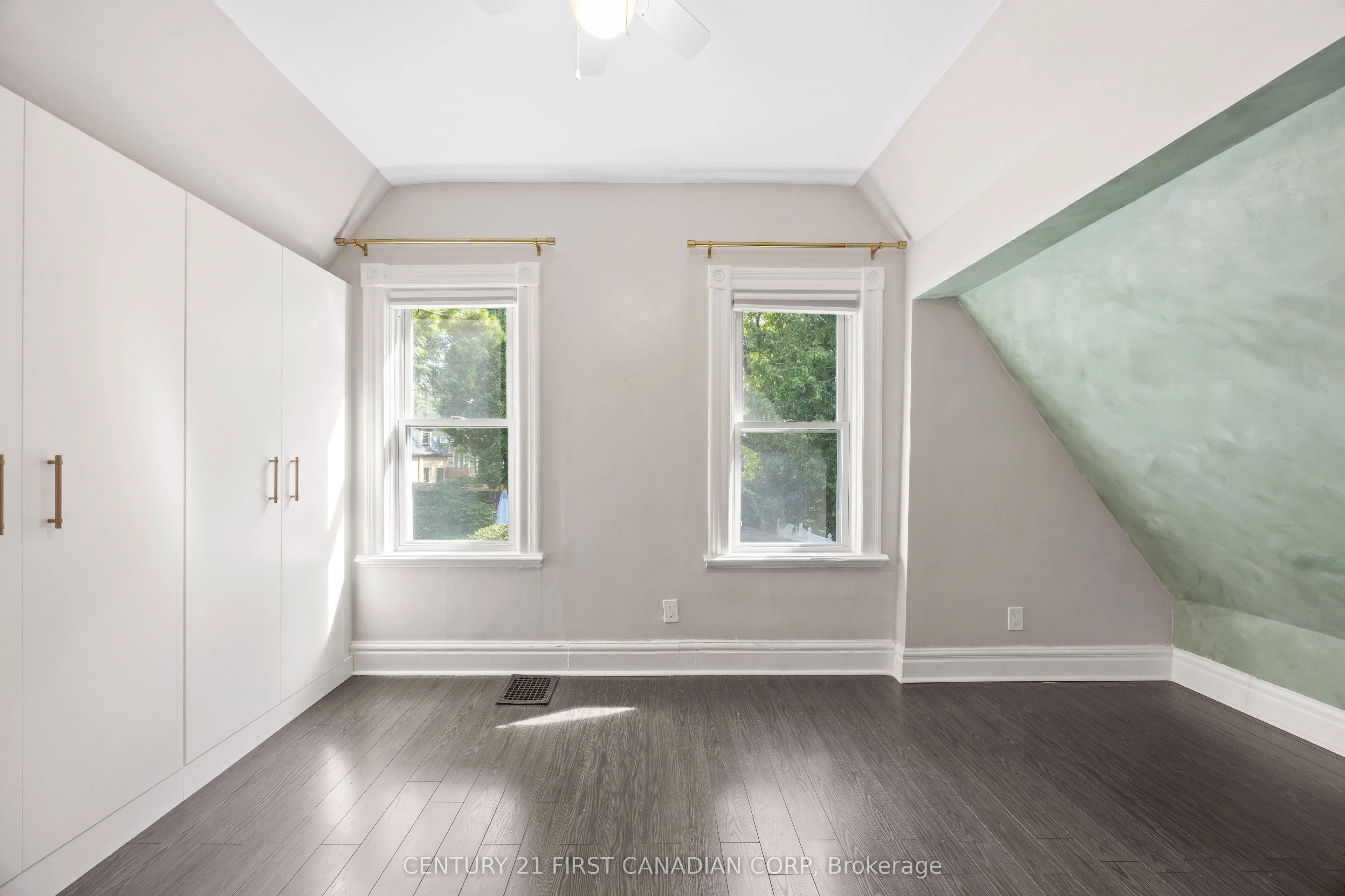 26 Thornton Avenue