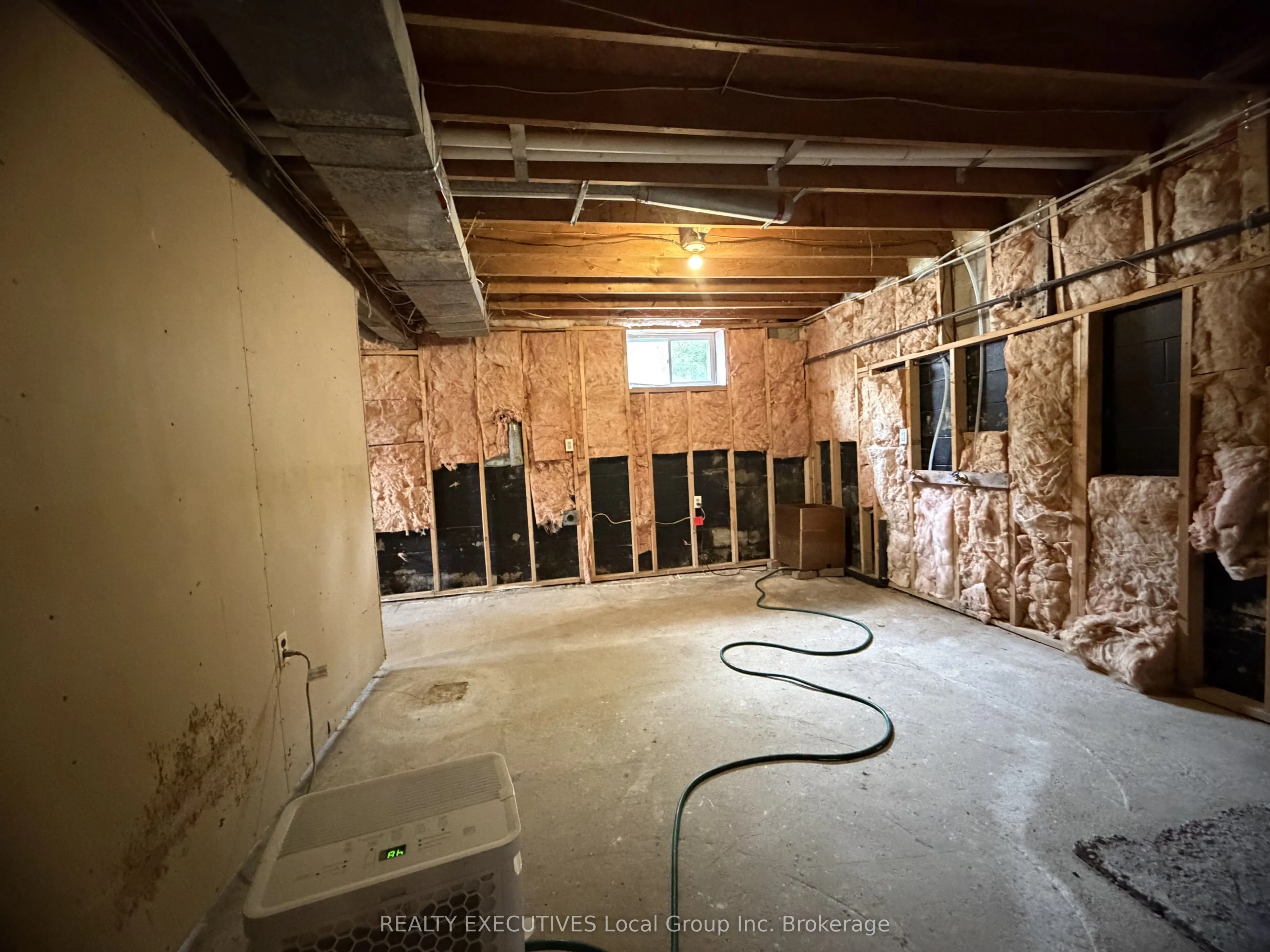 144 Duke Street W