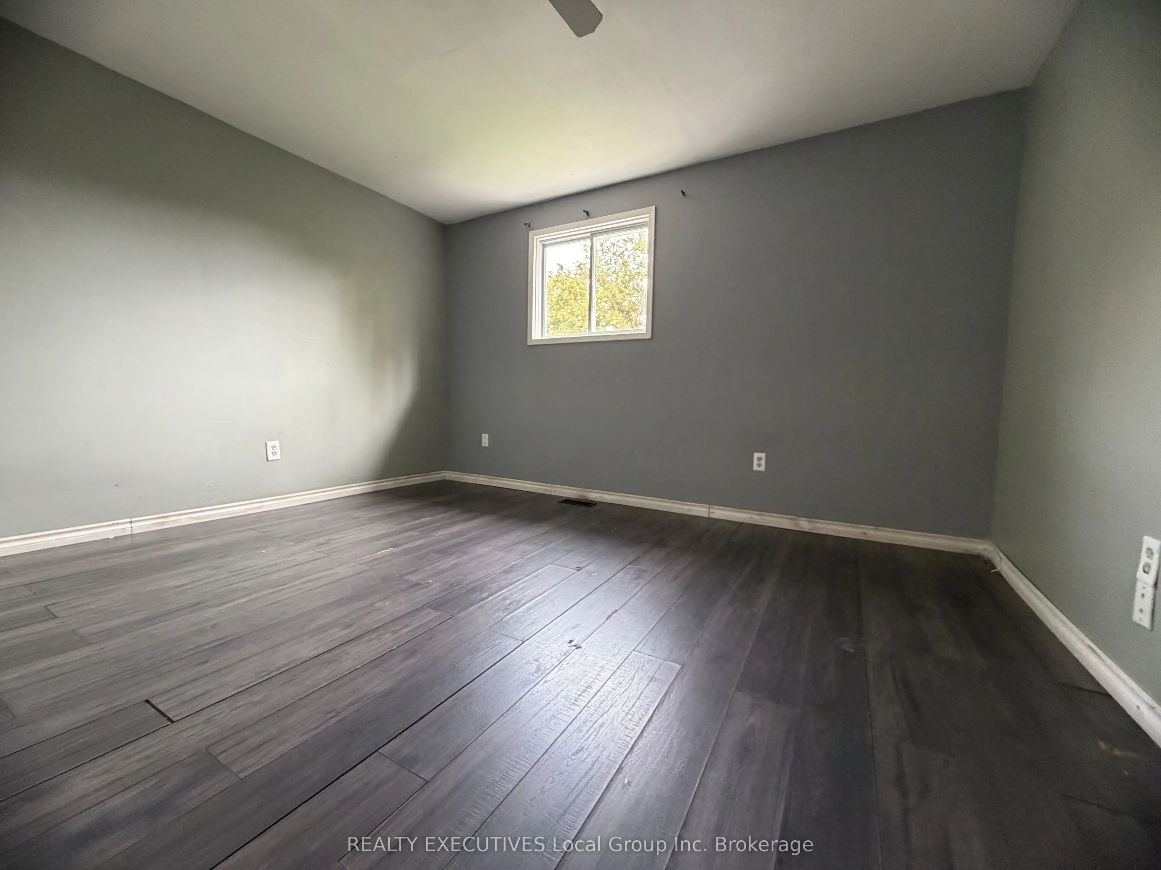 144 Duke Street W