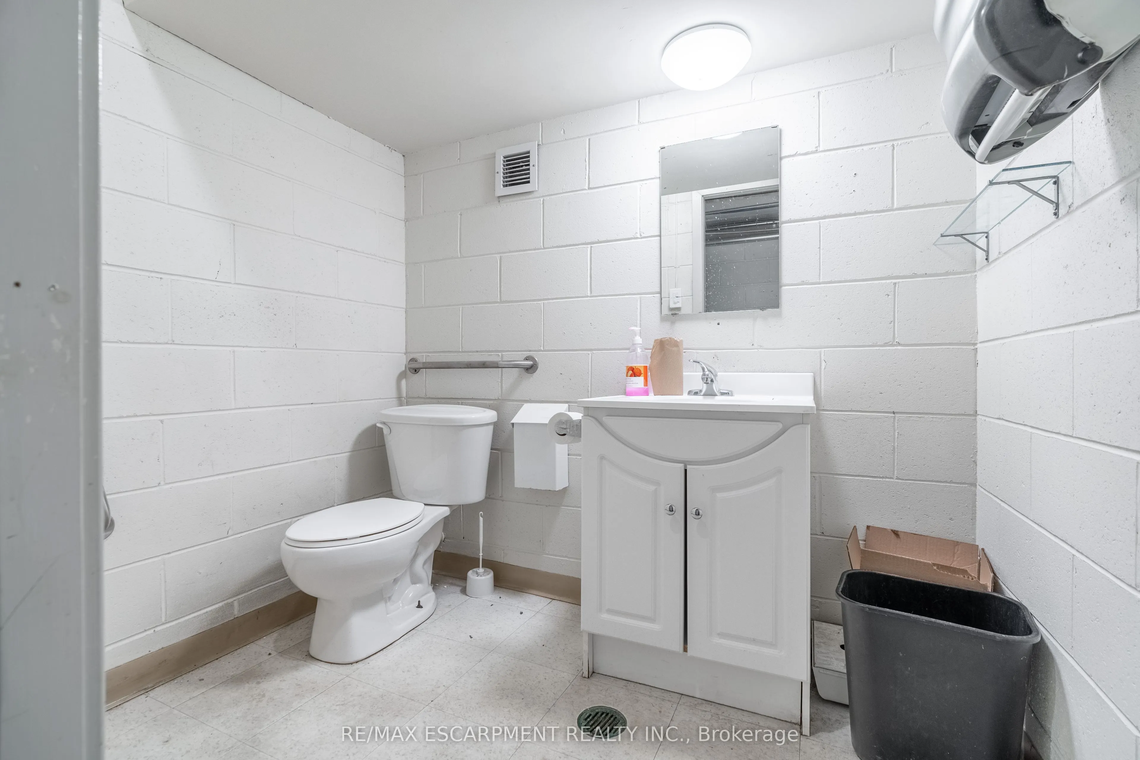 290 Queenston Road