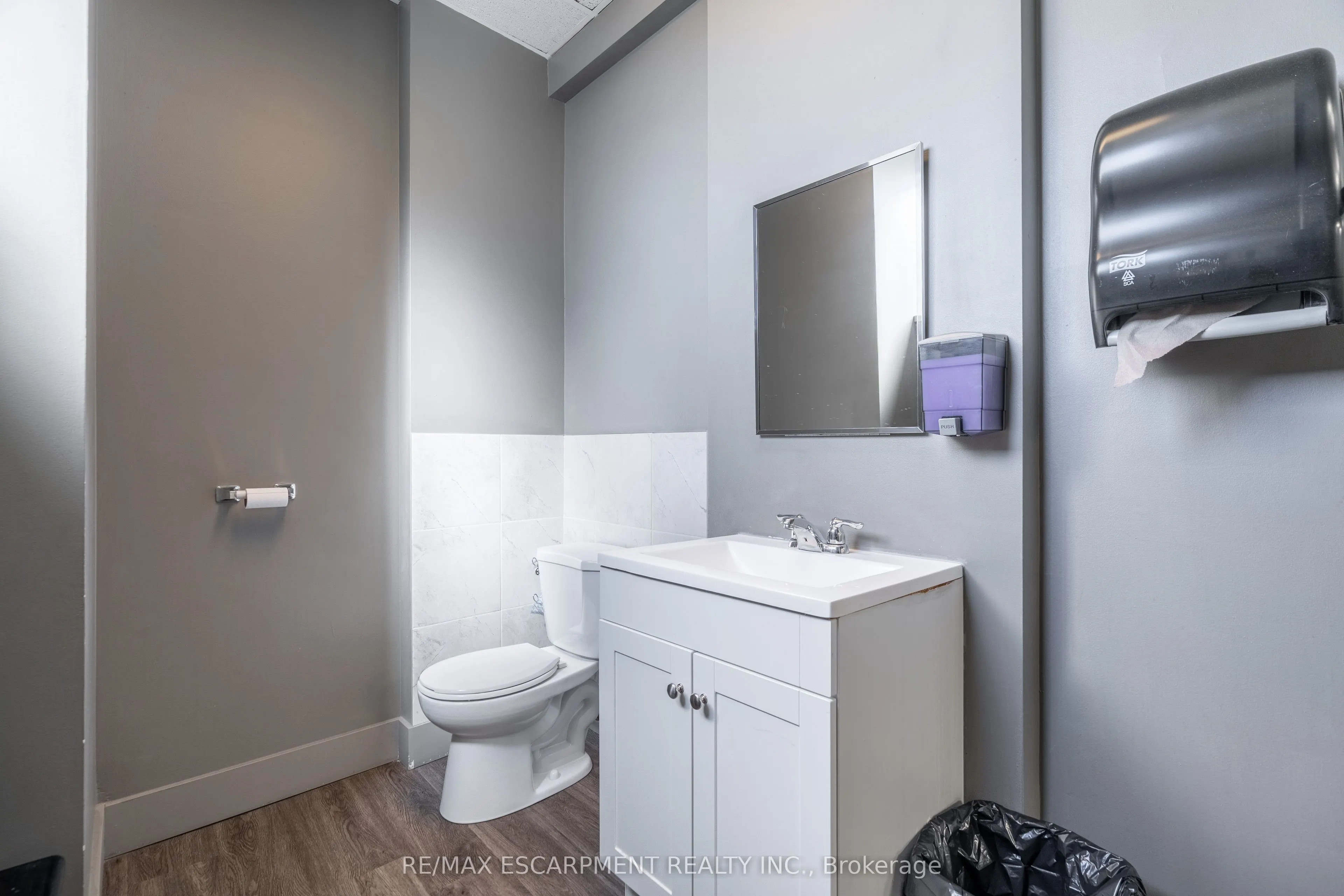290 Queenston Road