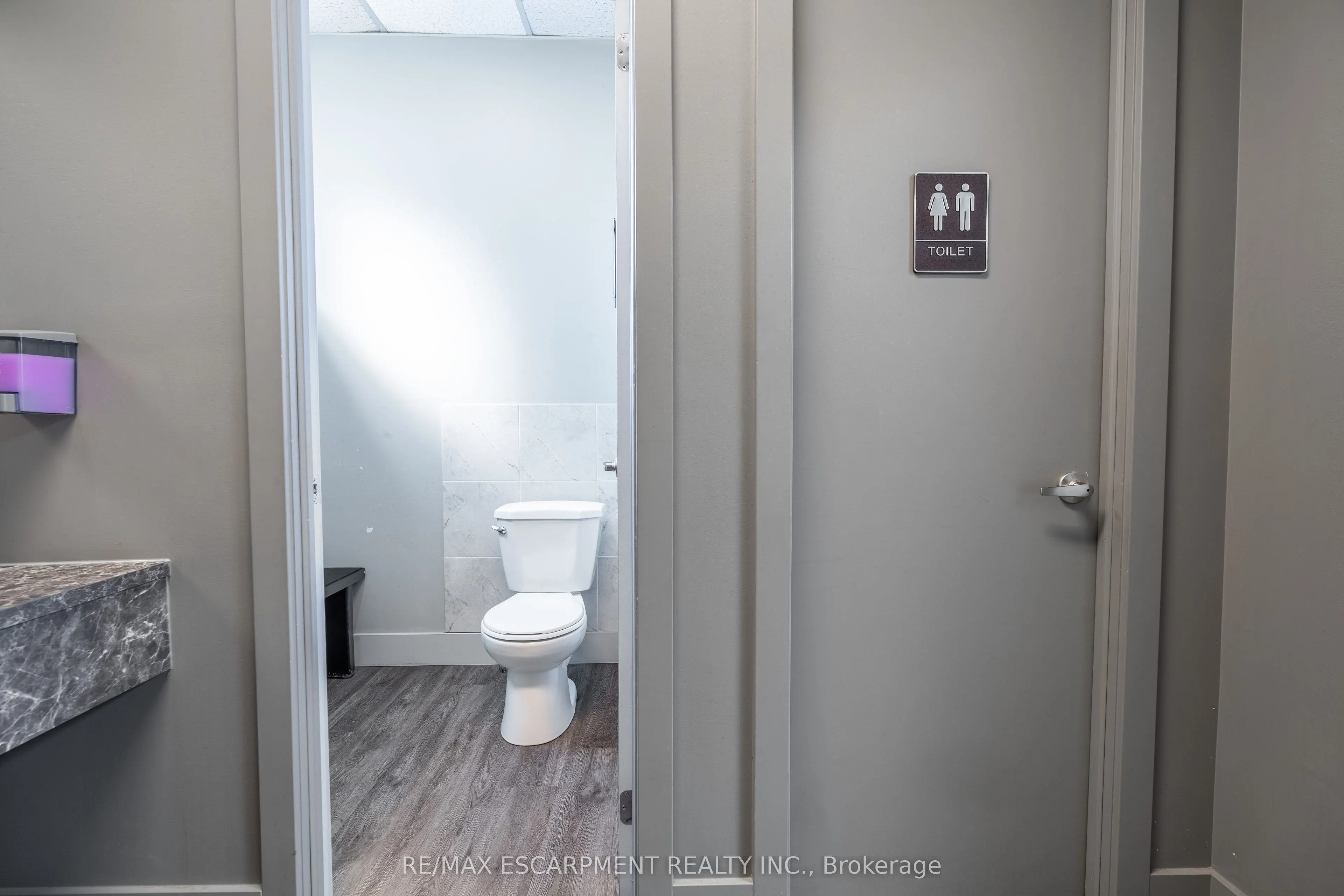 290 Queenston Road