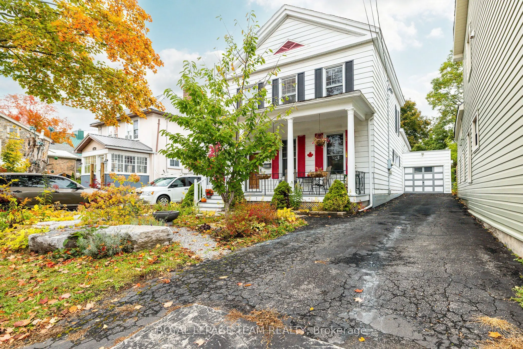 240 Dibble Street W