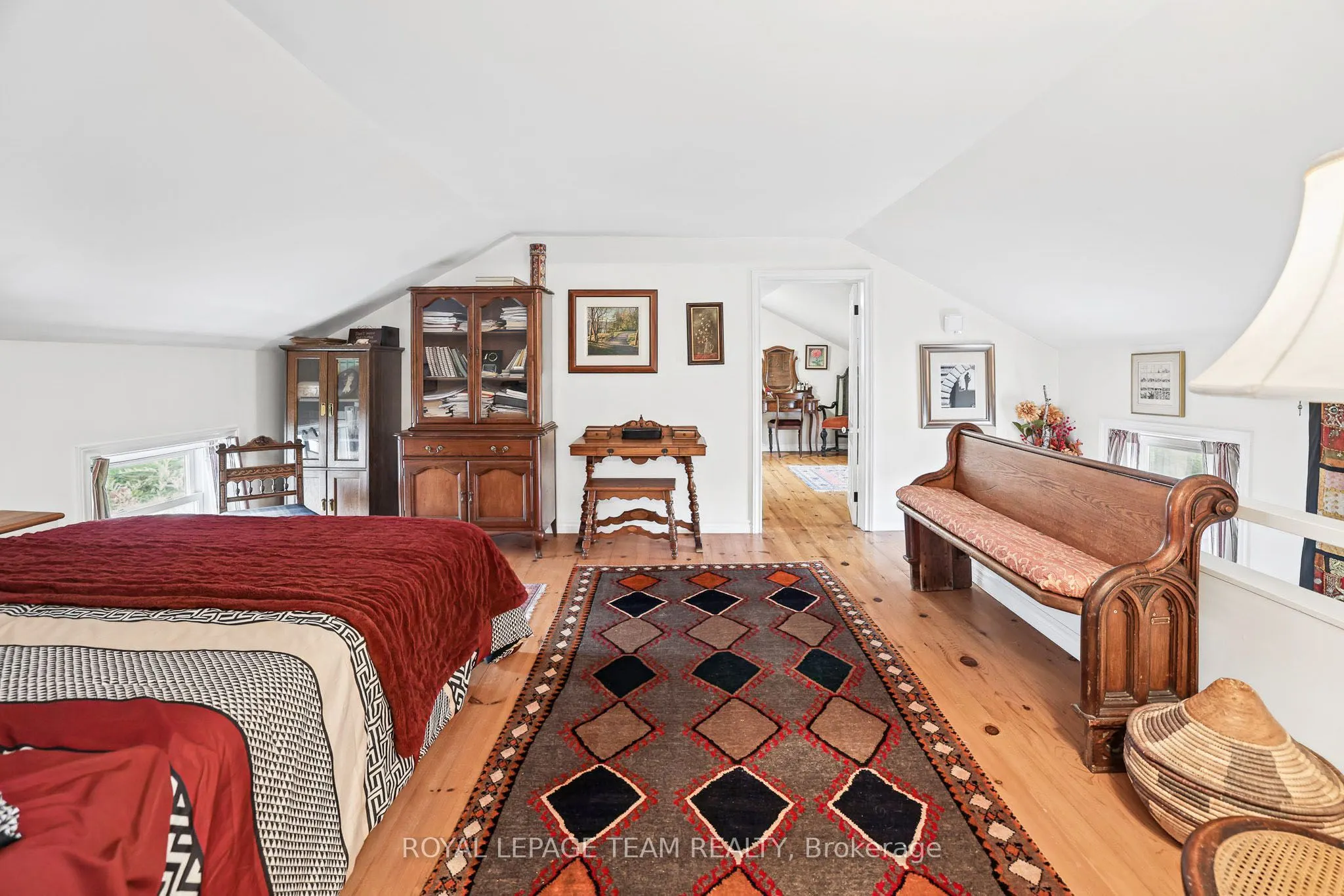 240 Dibble Street W