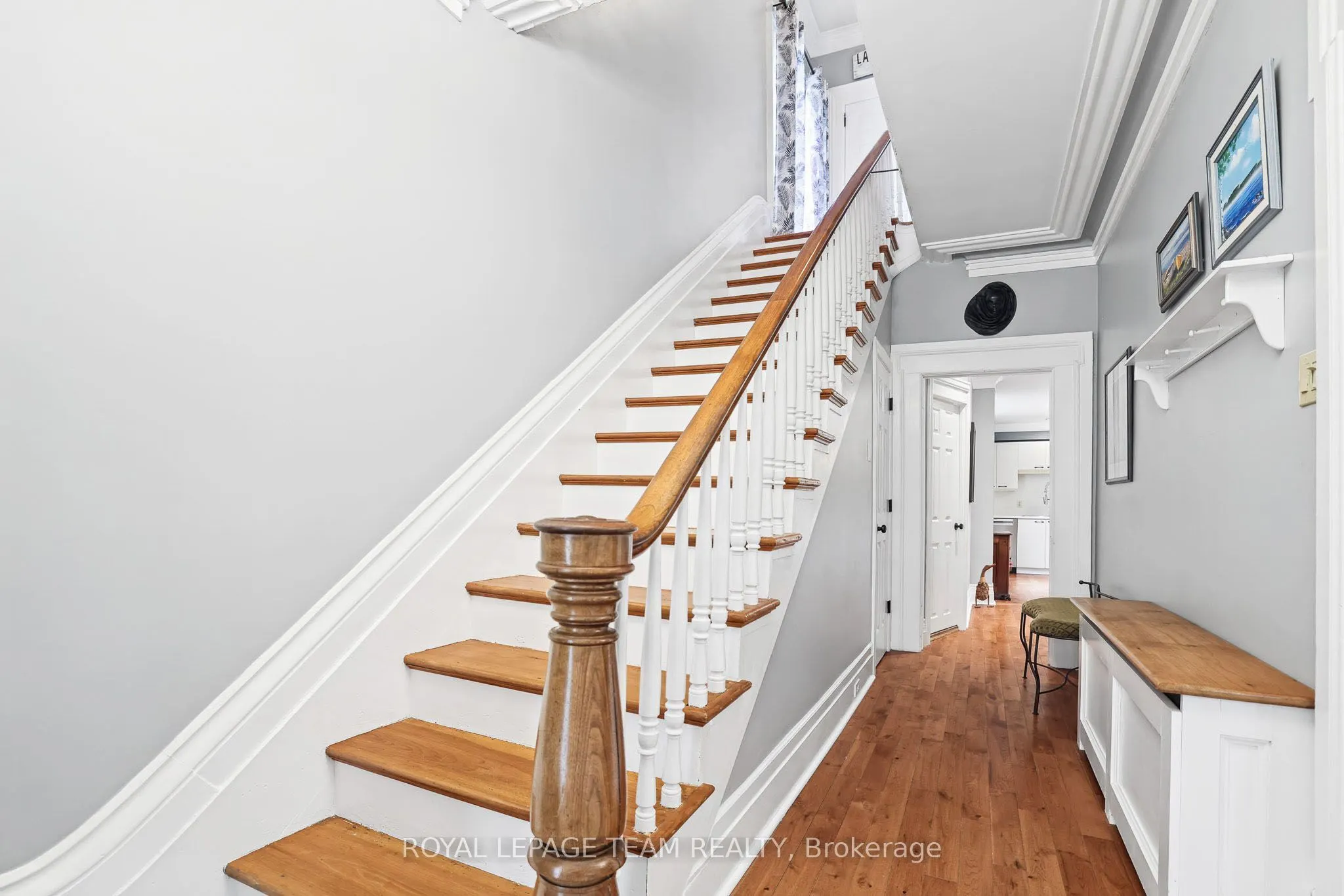 240 Dibble Street W