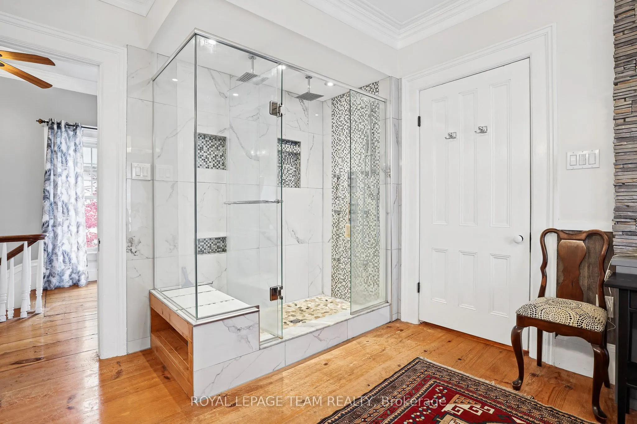 240 Dibble Street W