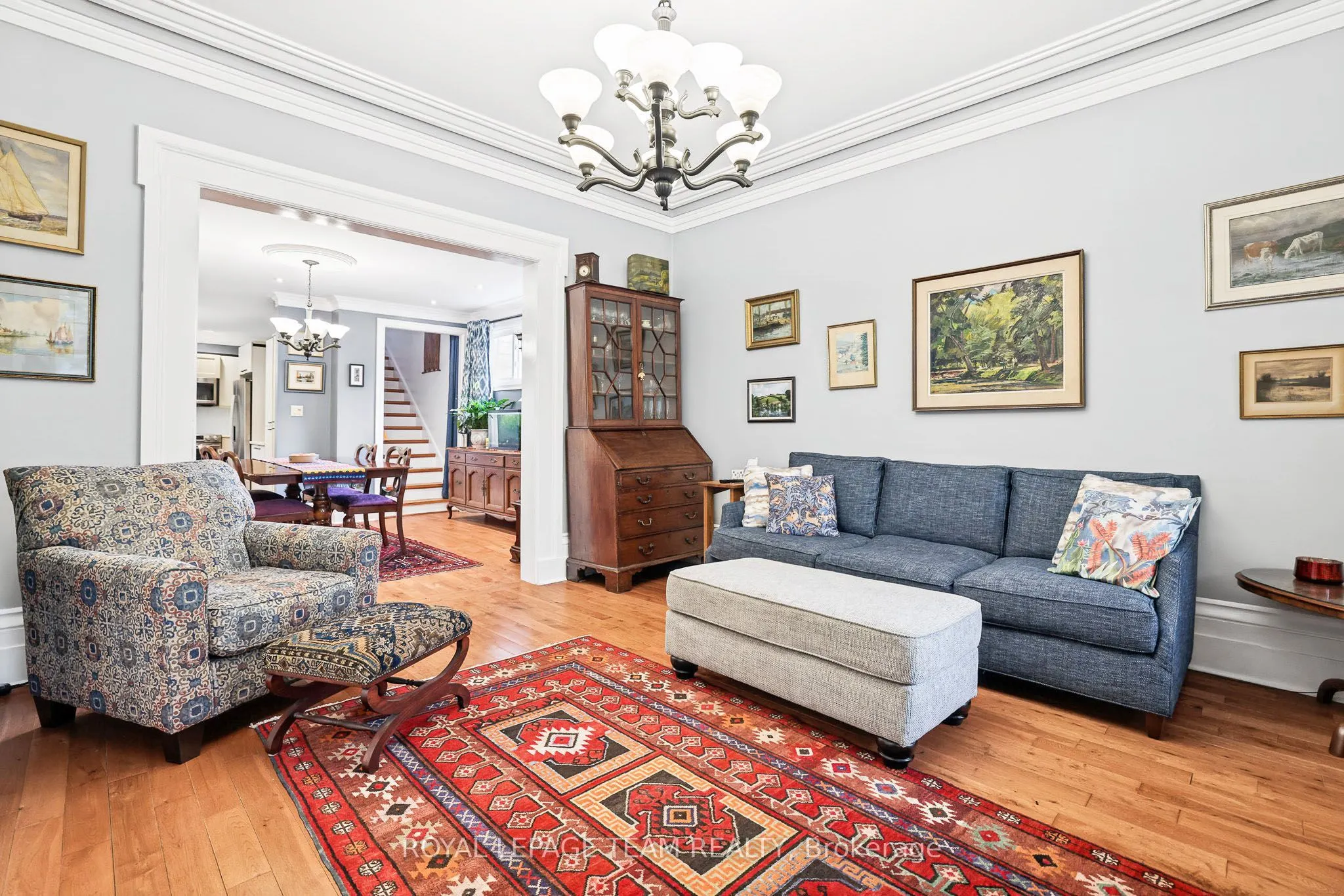 240 Dibble Street W
