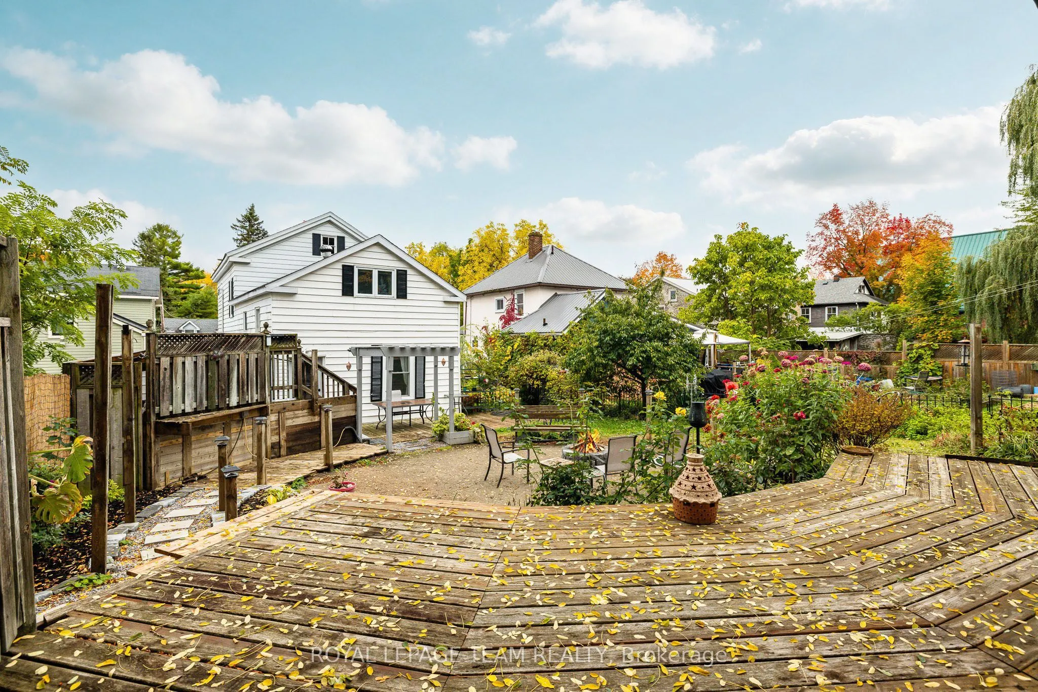 240 Dibble Street W
