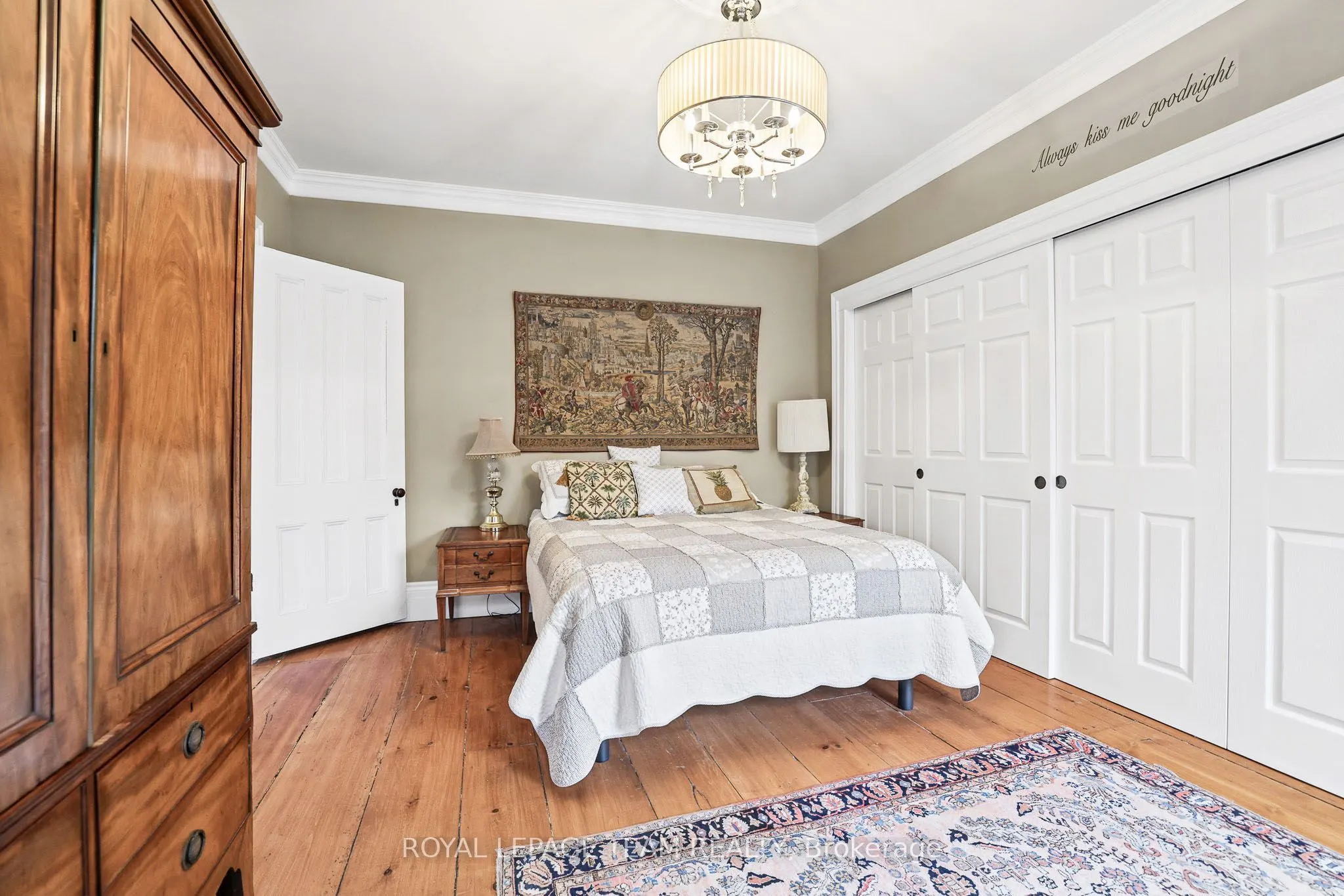 240 Dibble Street W
