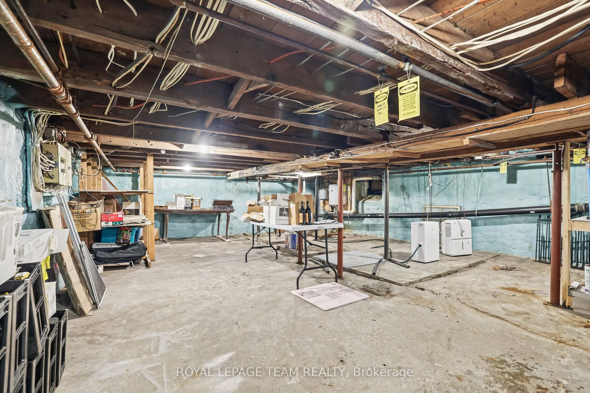 240 Dibble Street W