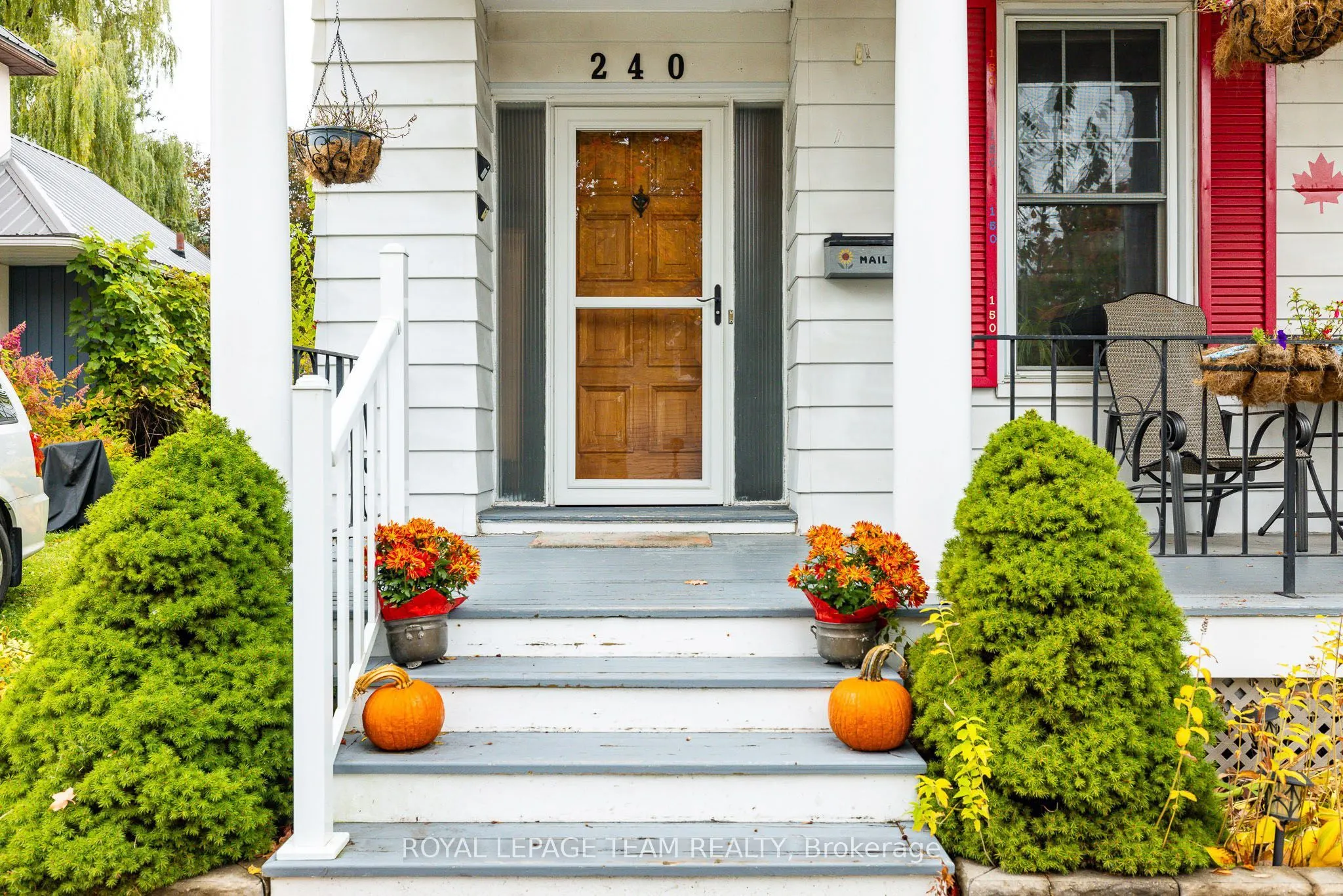 240 Dibble Street W