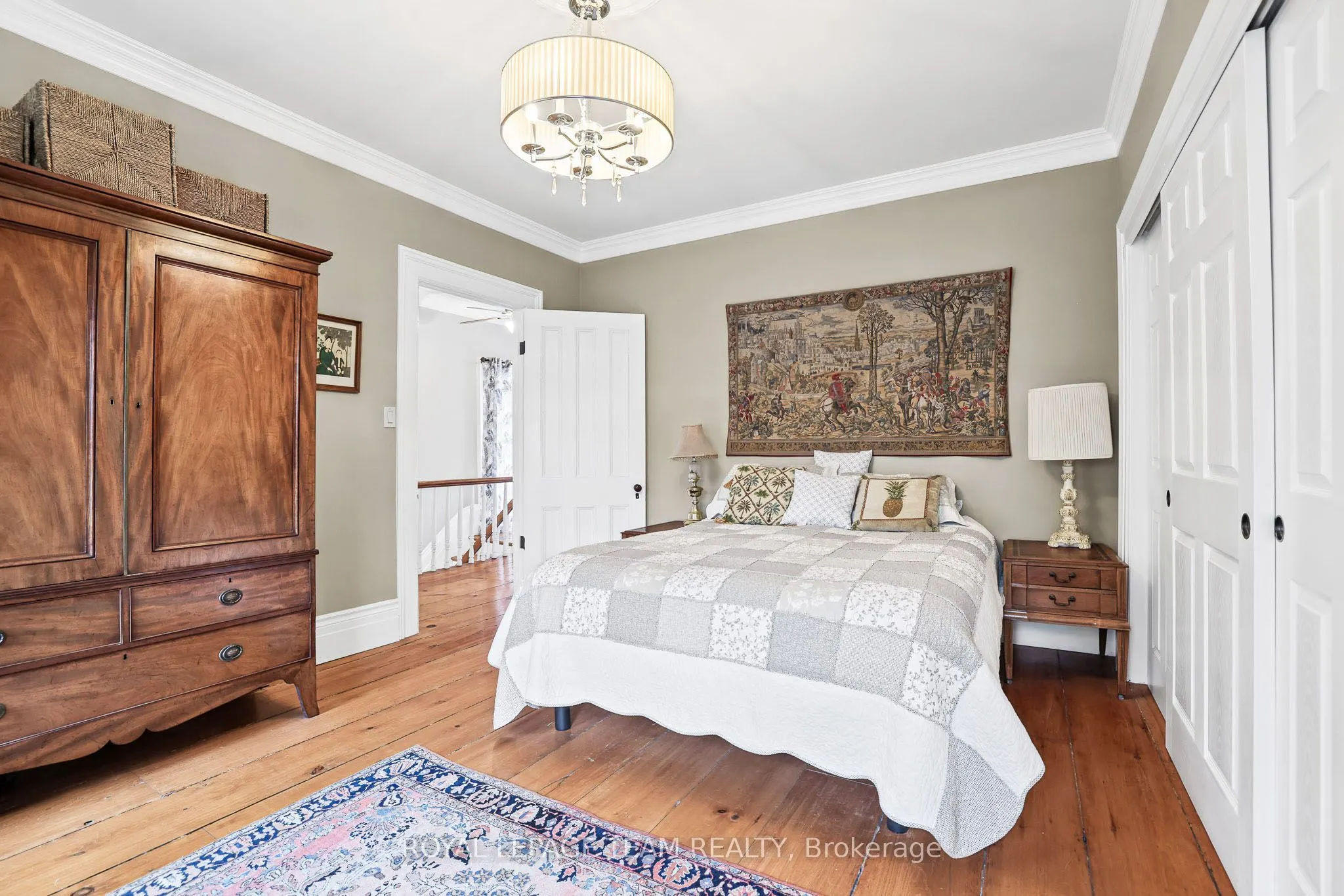 240 Dibble Street W