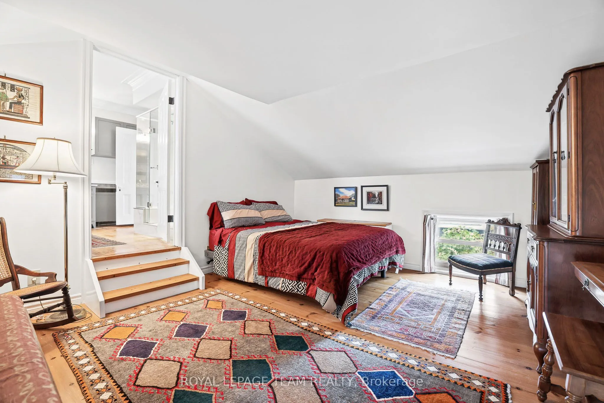 240 Dibble Street W