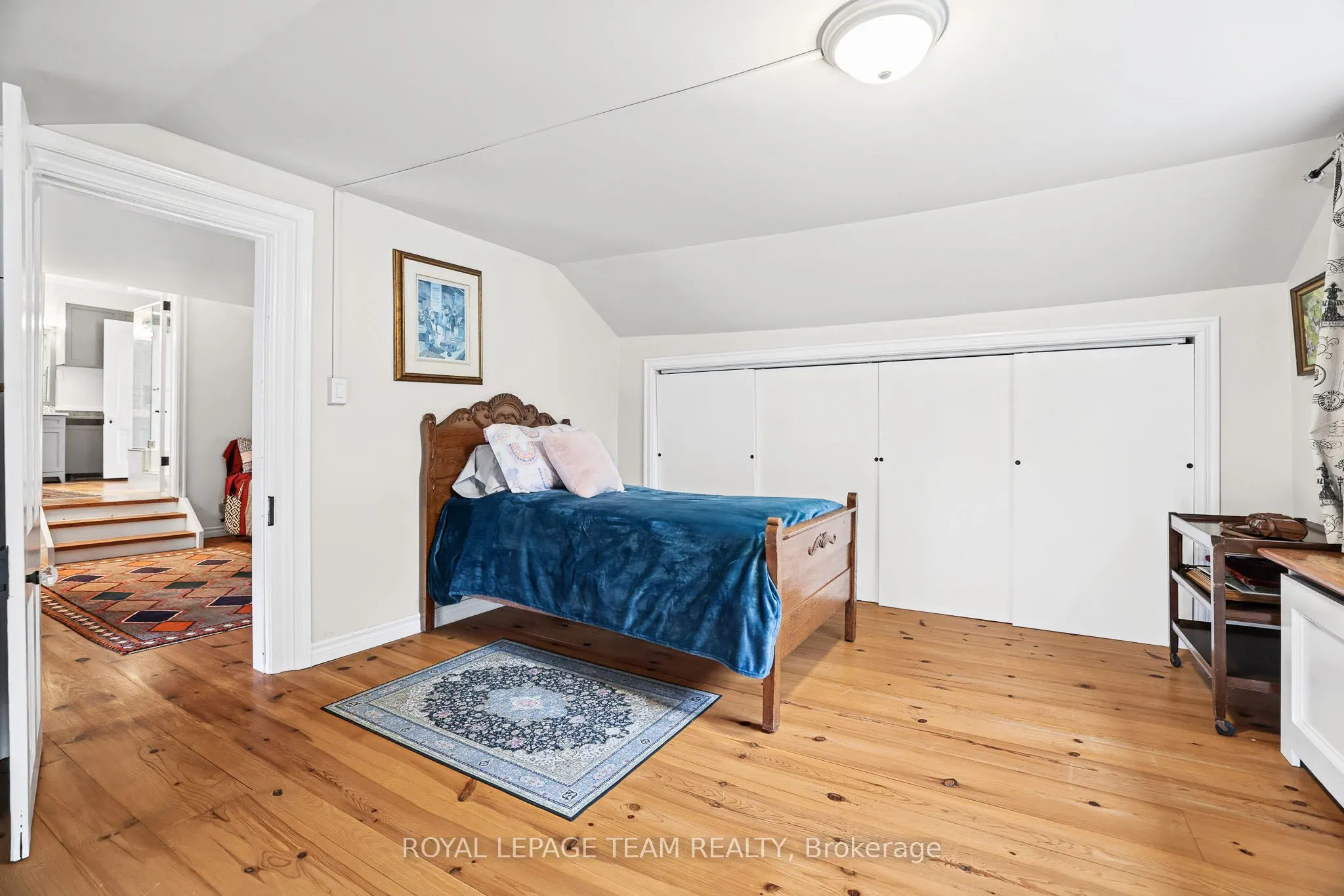 240 Dibble Street W
