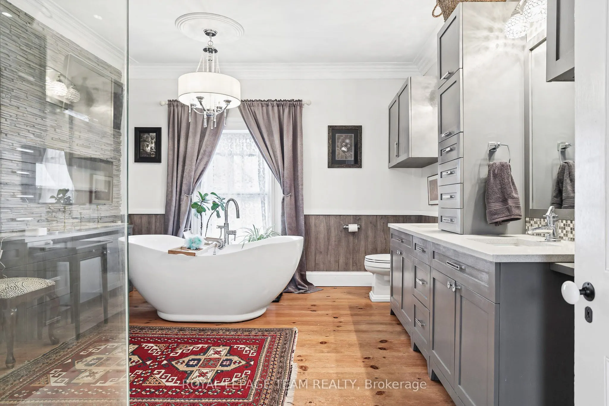 240 Dibble Street W