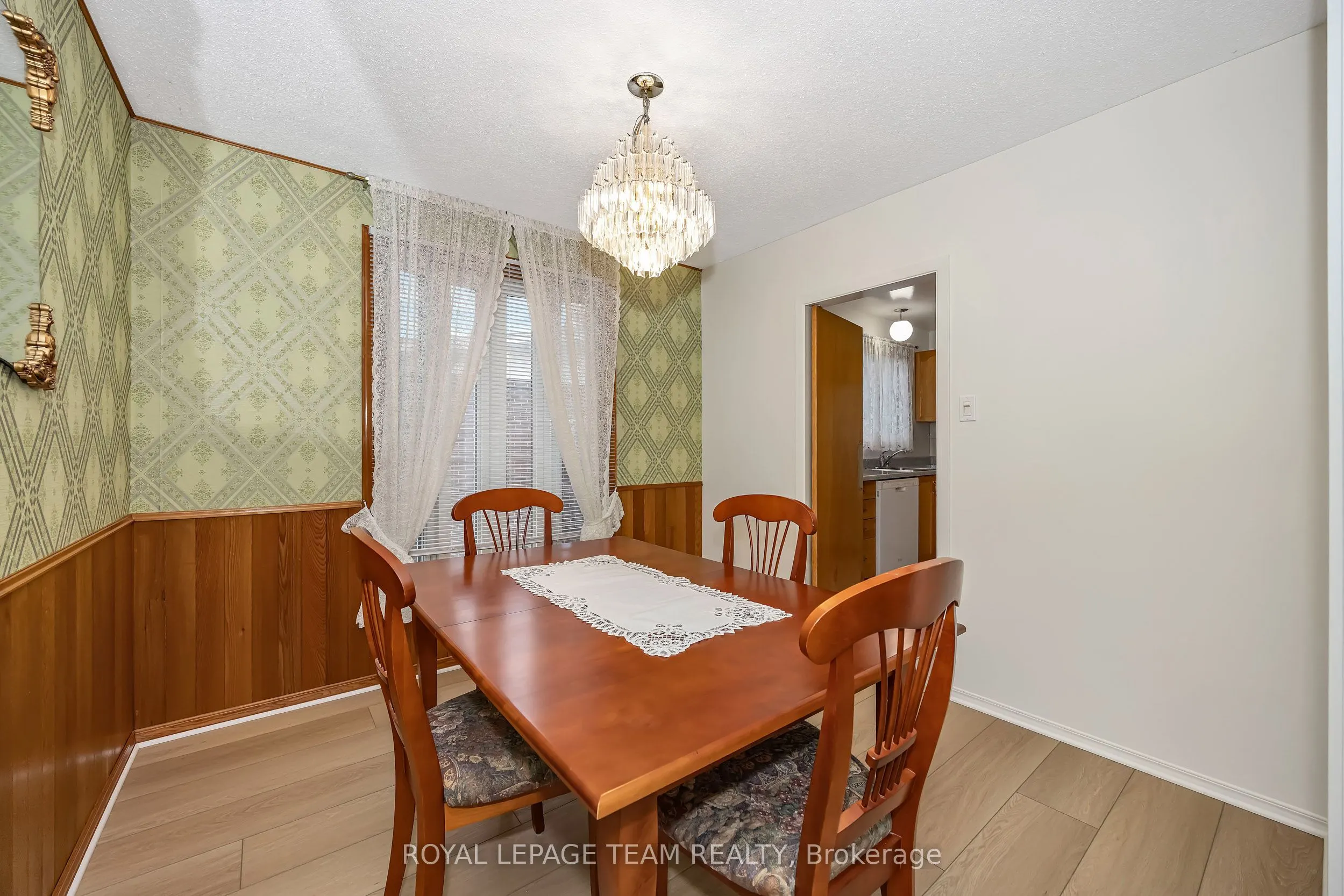 2092 St Laurent Boulevard