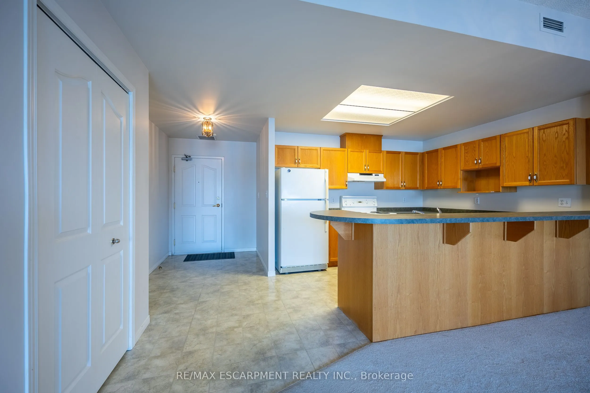 210 Main Street E #309