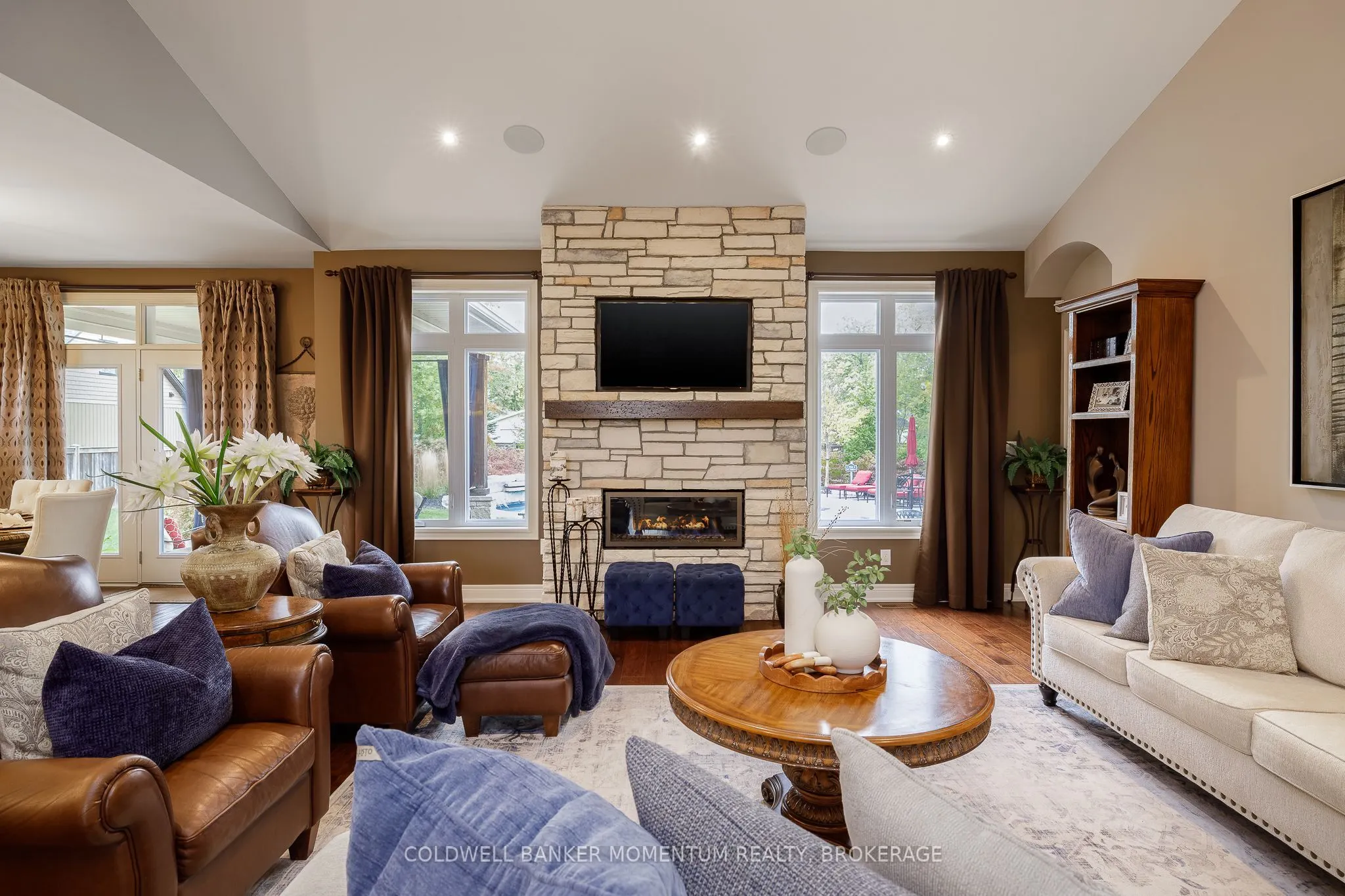 3198 Thunder Bay Road