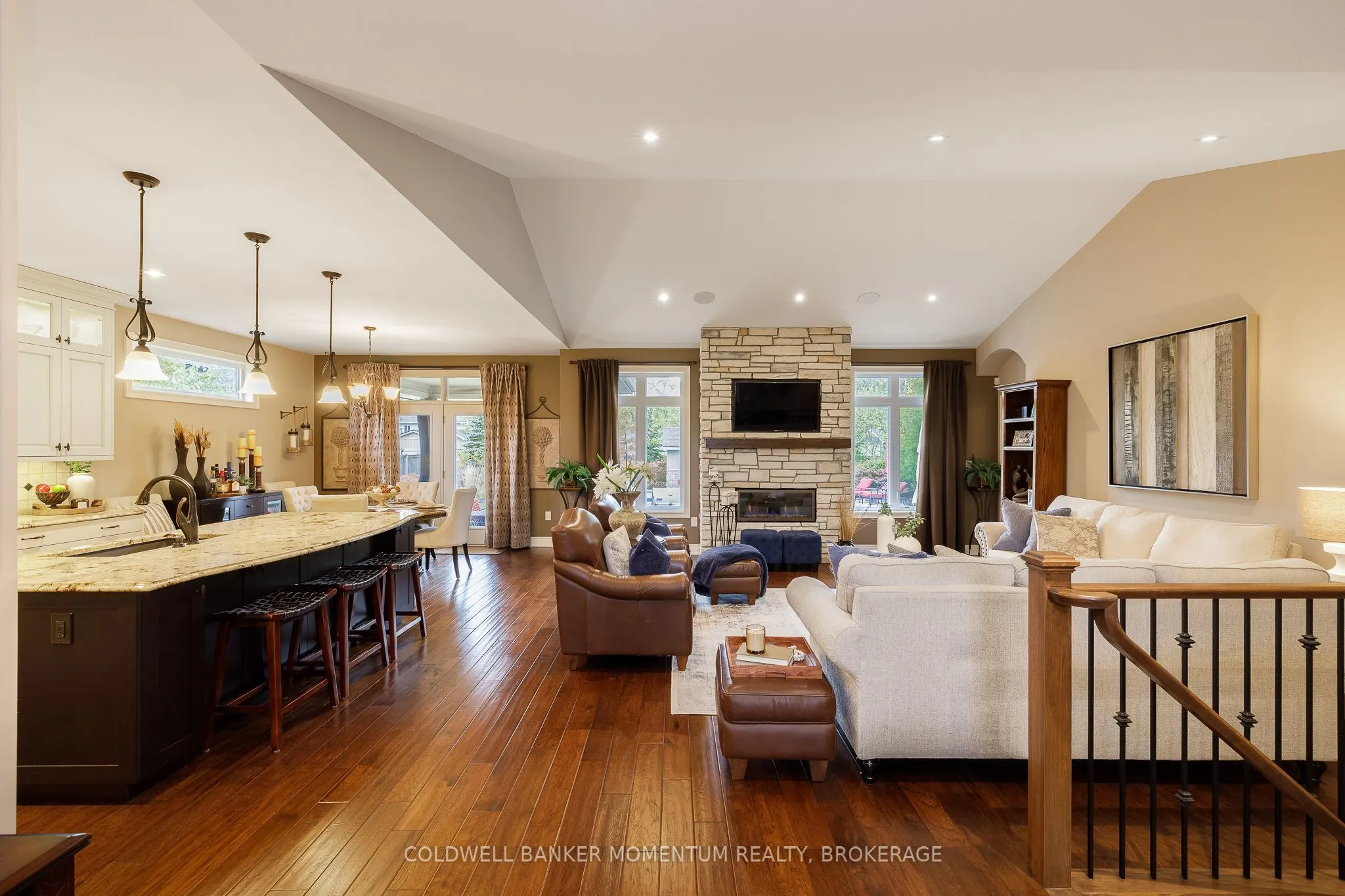 3198 Thunder Bay Road