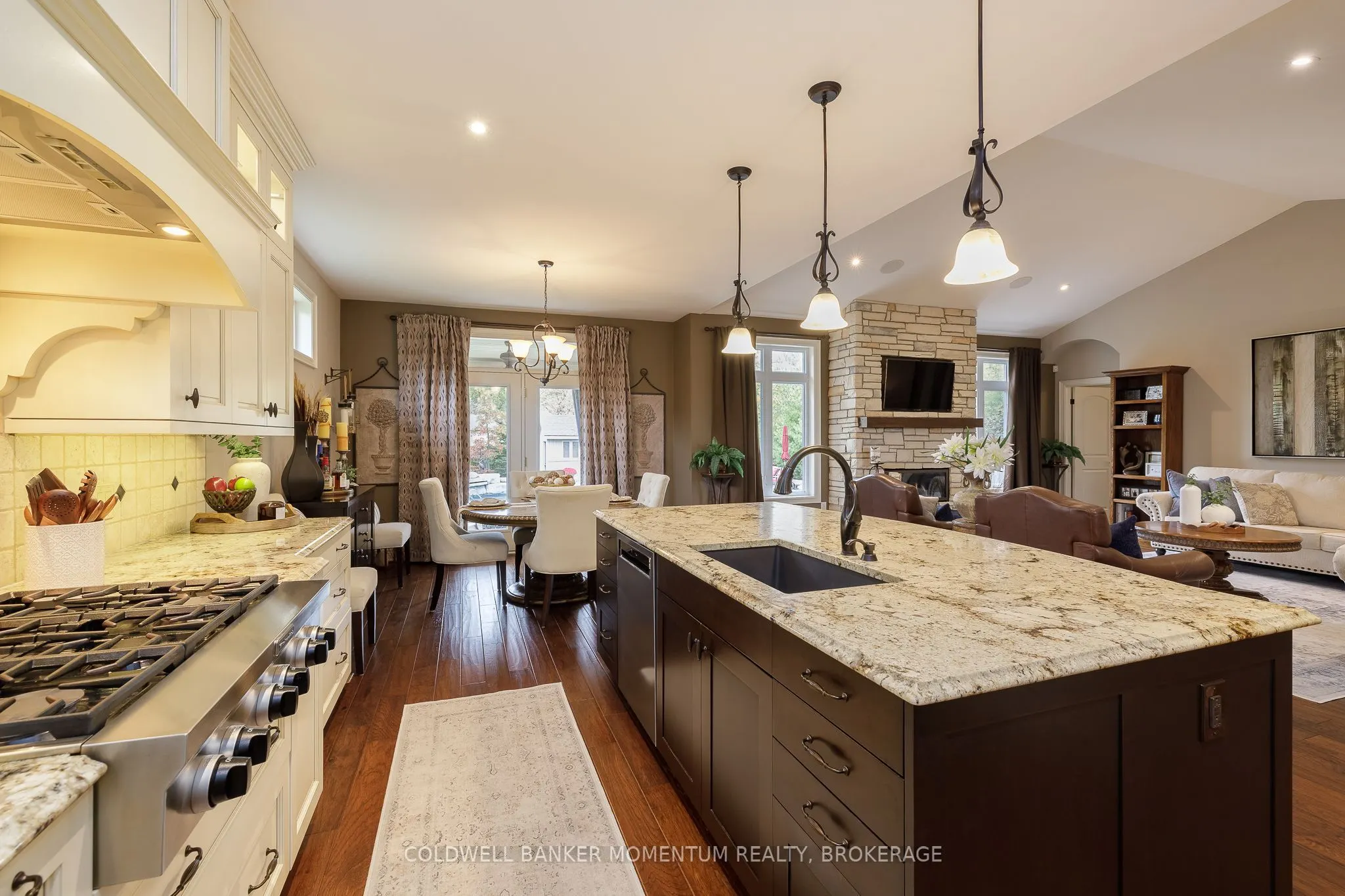 3198 Thunder Bay Road