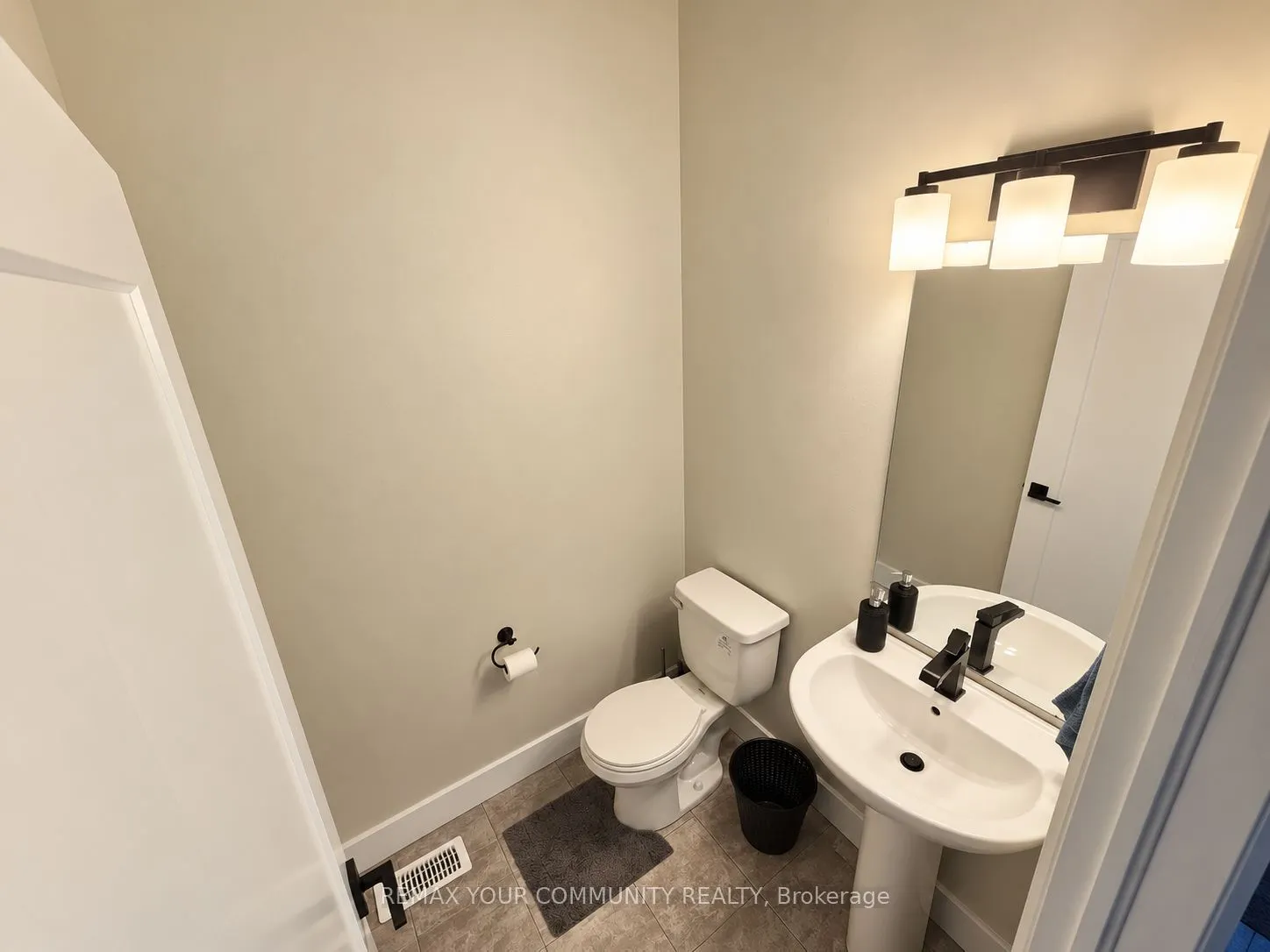28 Dusenbury Drive