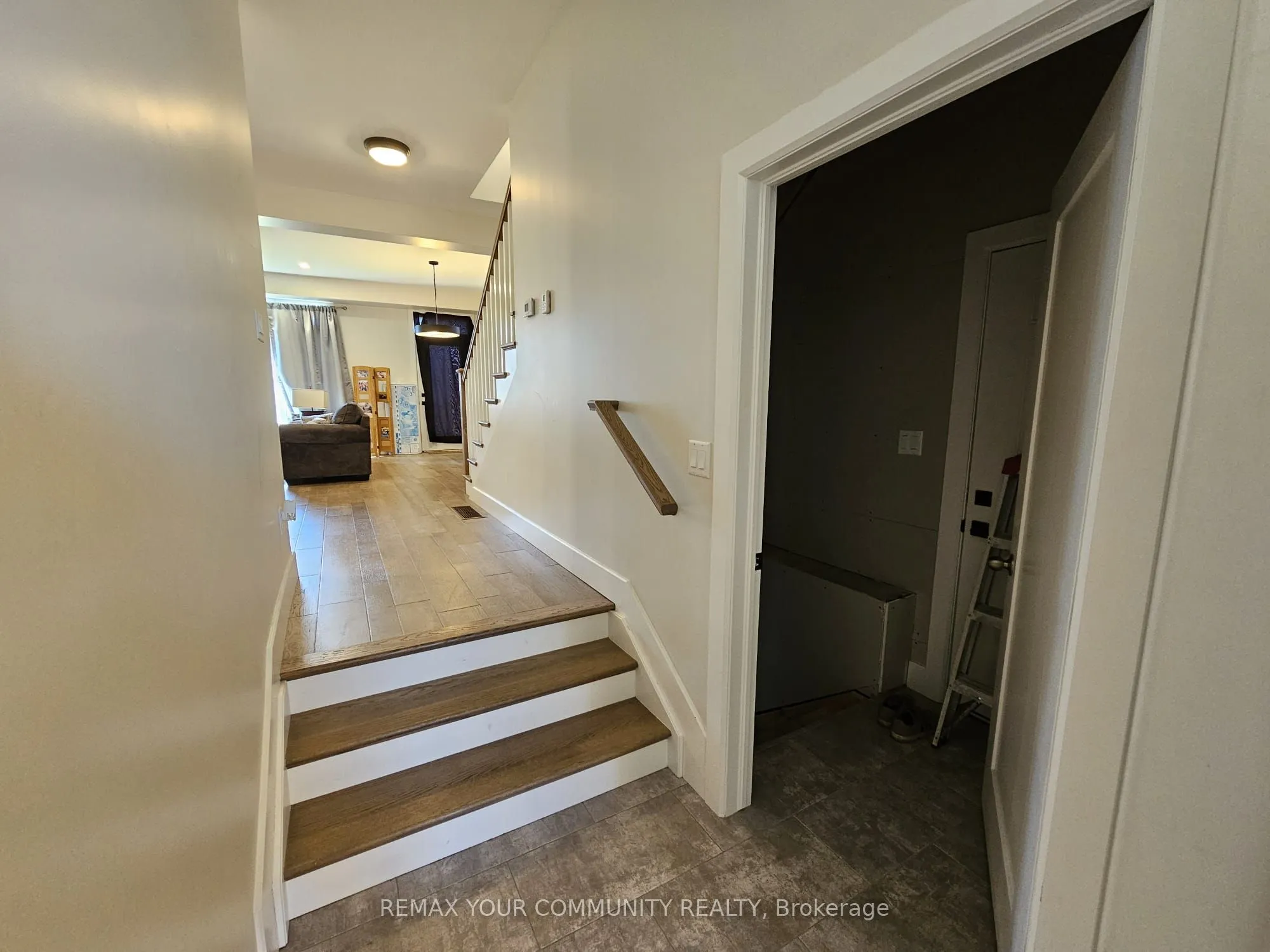 28 Dusenbury Drive