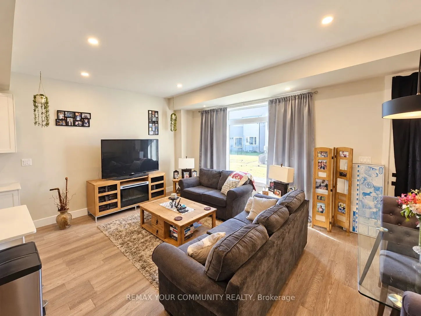 28 Dusenbury Drive