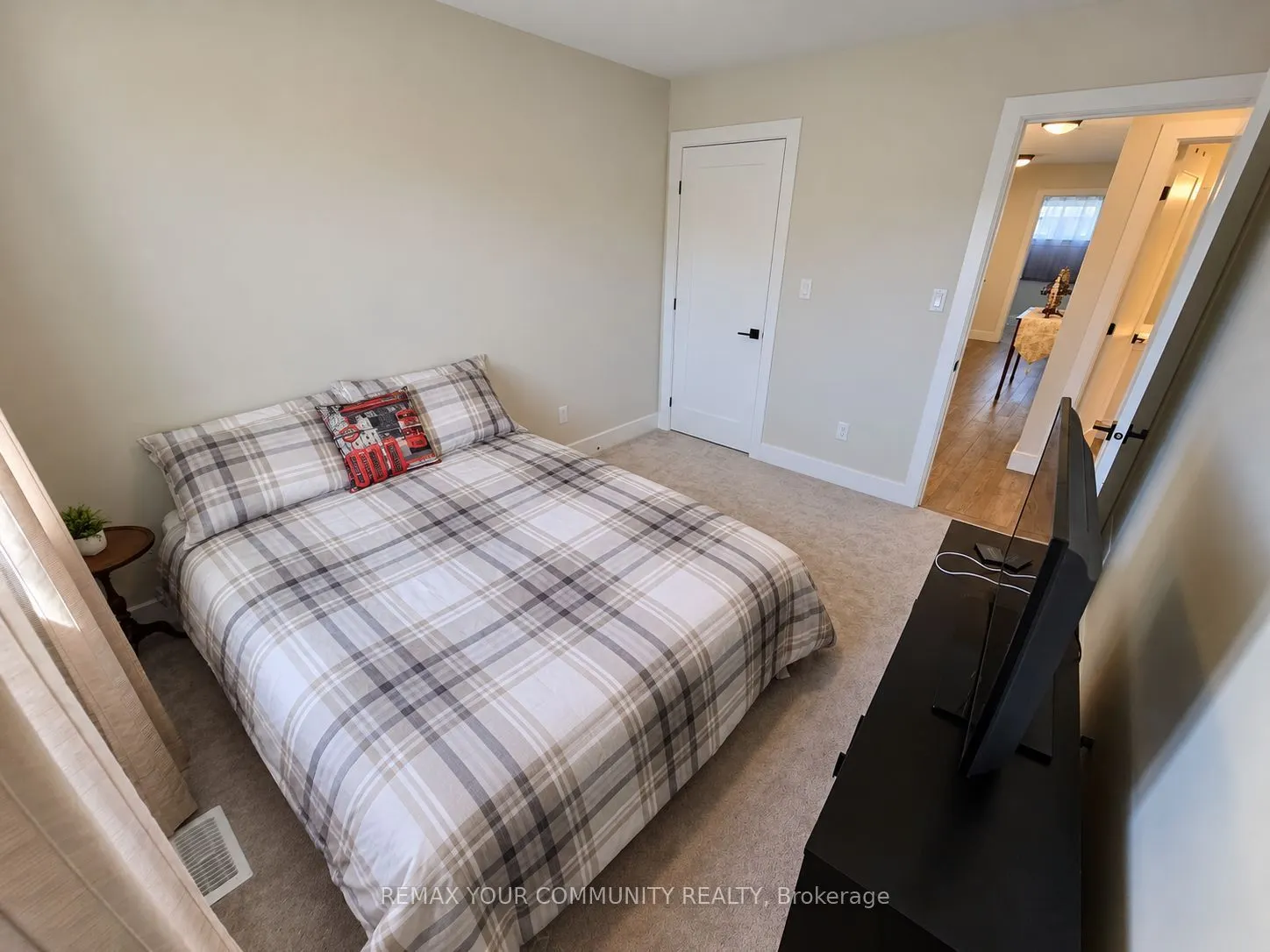 28 Dusenbury Drive
