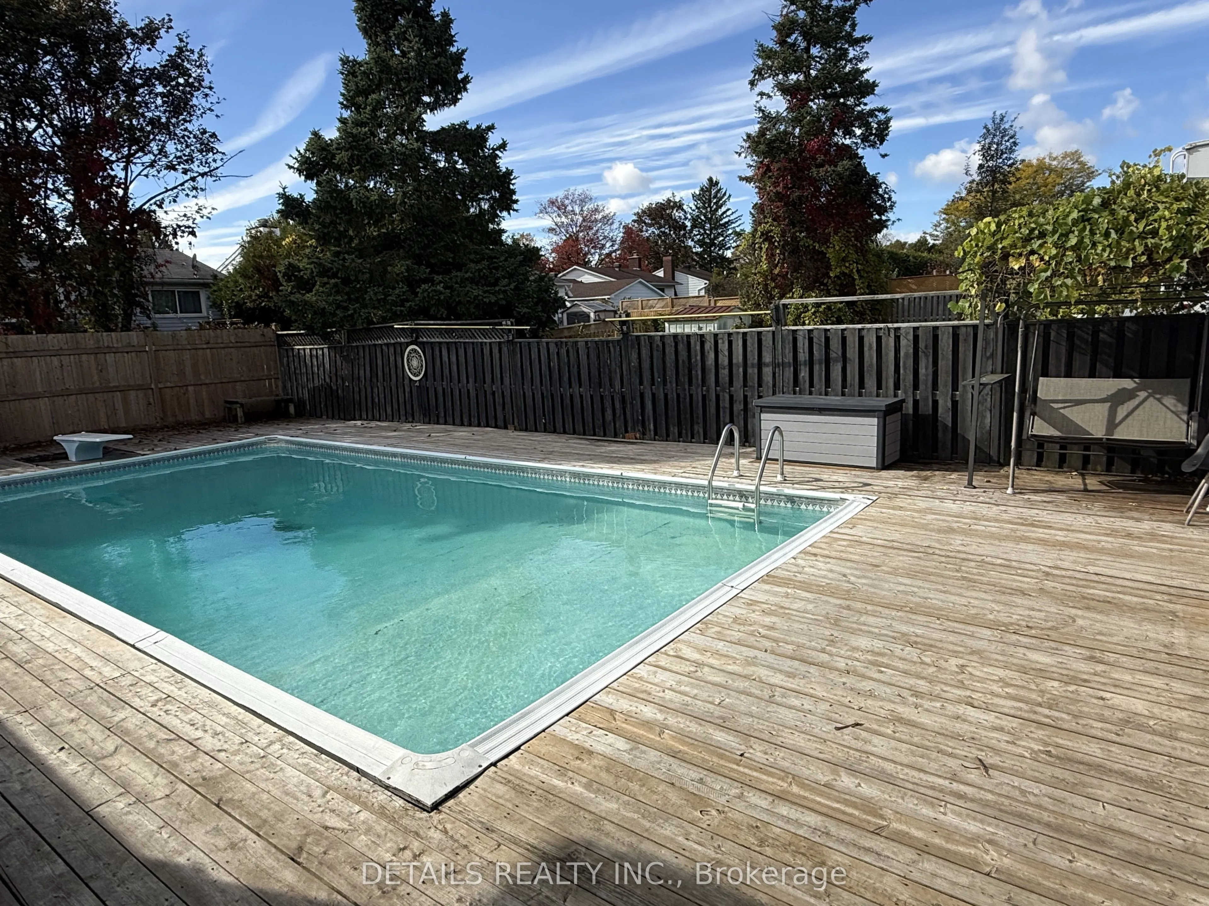 55 Saginaw Crescent