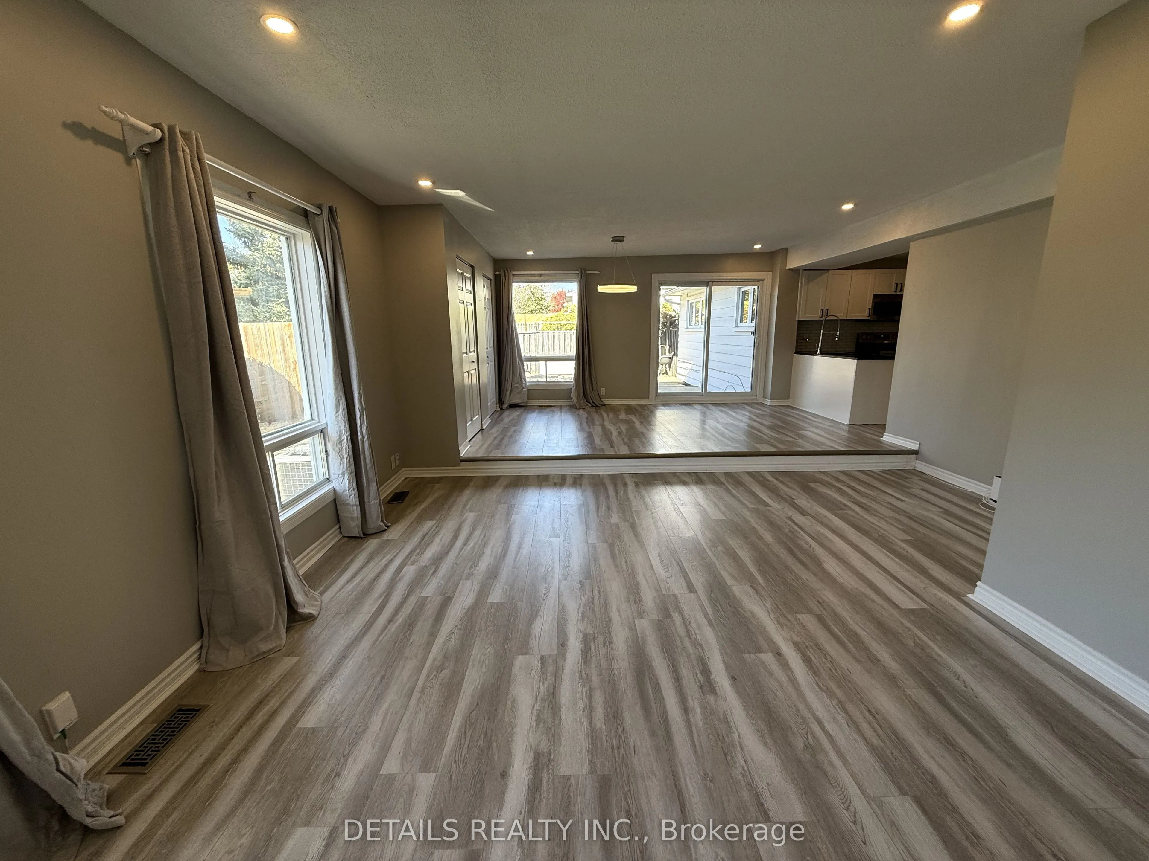 55 Saginaw Crescent