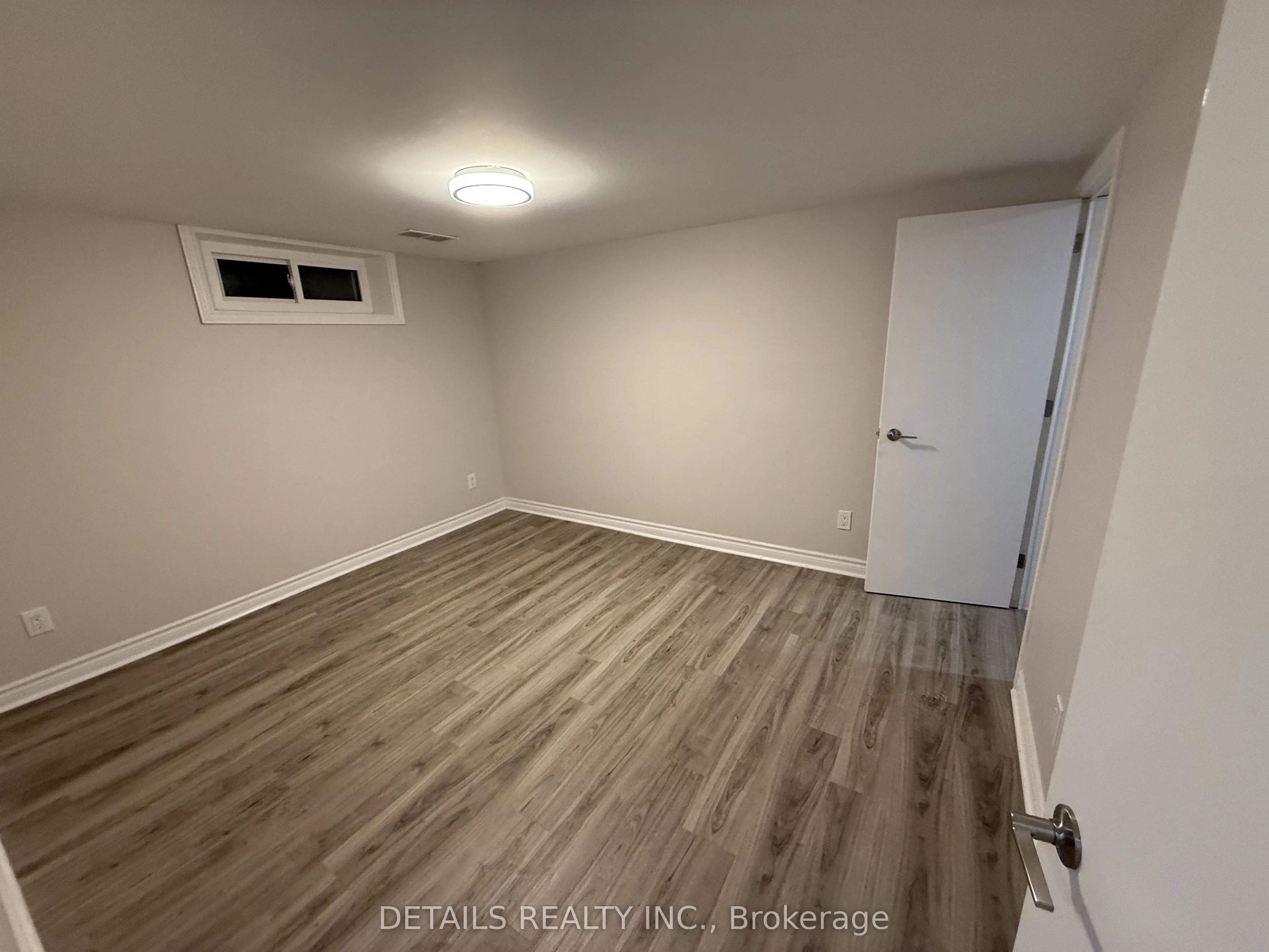 55 Saginaw Crescent