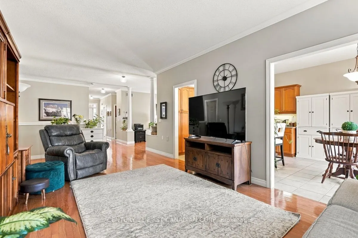 665 Commissioners Road W #3