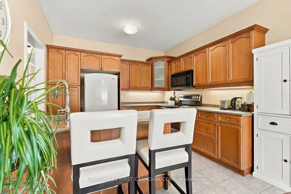 665 Commissioners Road W #3