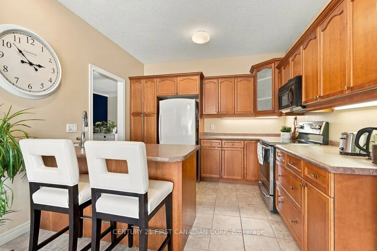 665 Commissioners Road W #3