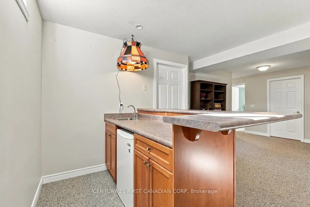 665 Commissioners Road W #3