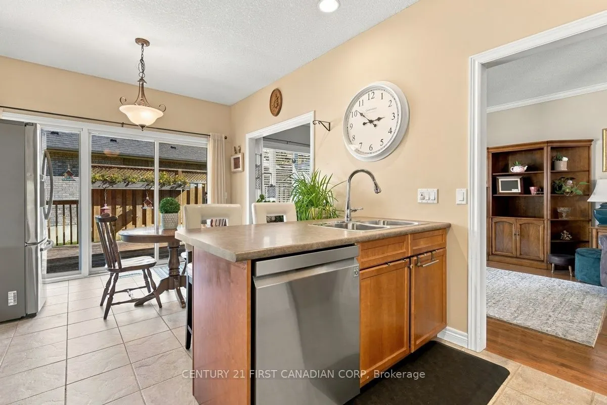 665 Commissioners Road W #3